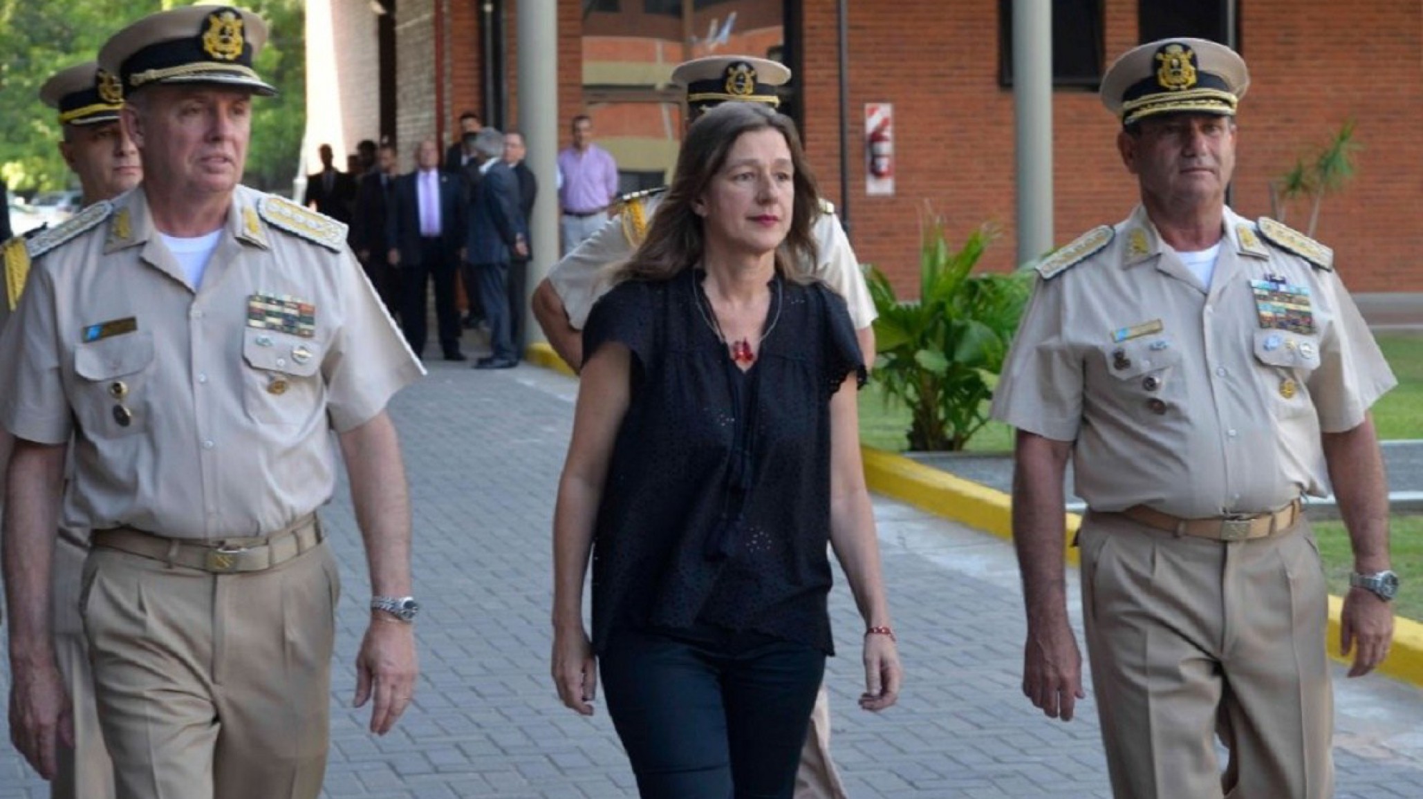 Sabina Frederic consideró que “tiene que haber sanciones para los policías que protestaron en Olivos”