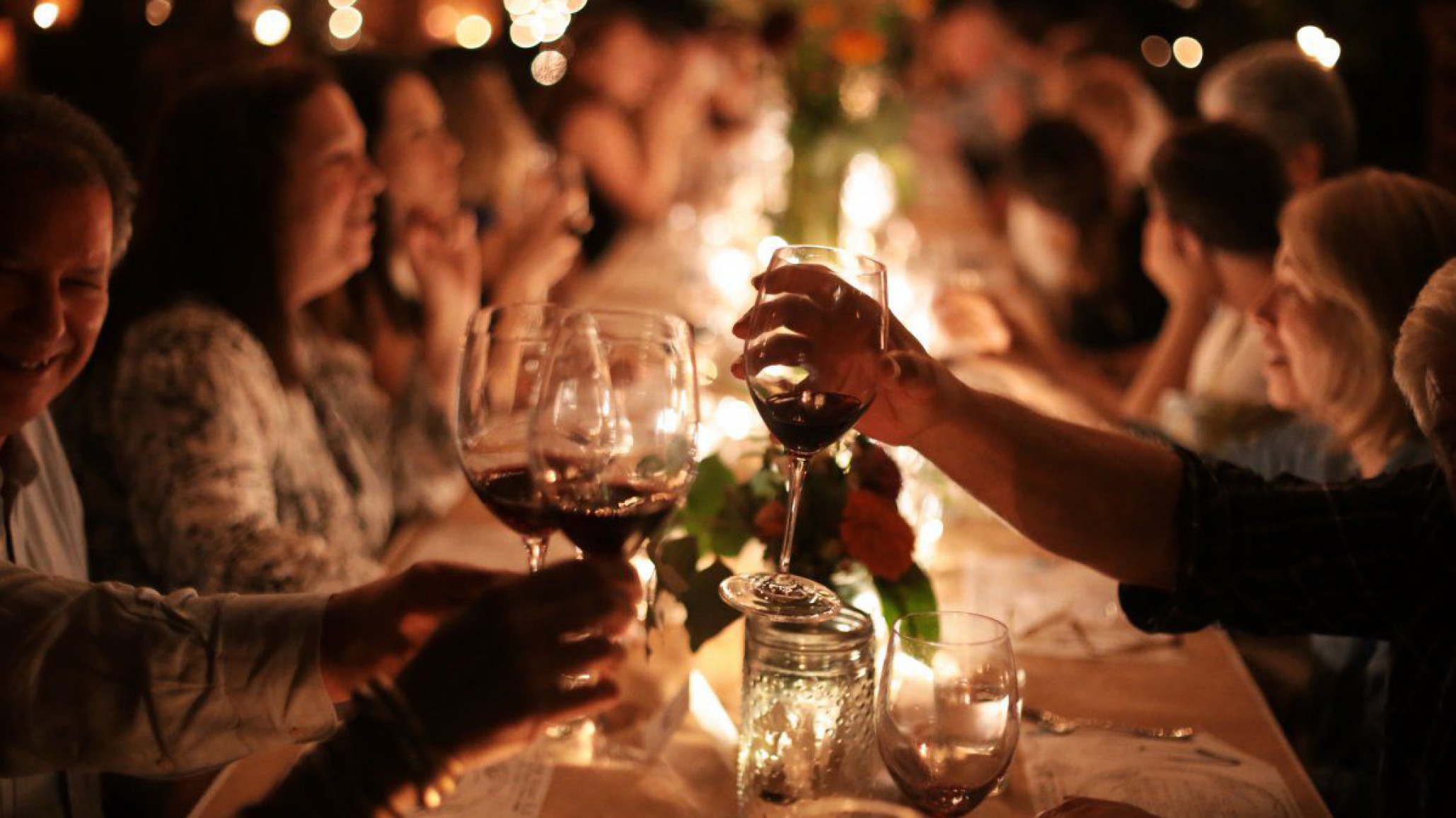 Condenaron a prisión a un hombre que con síntomas participó de varias reuniones sociales