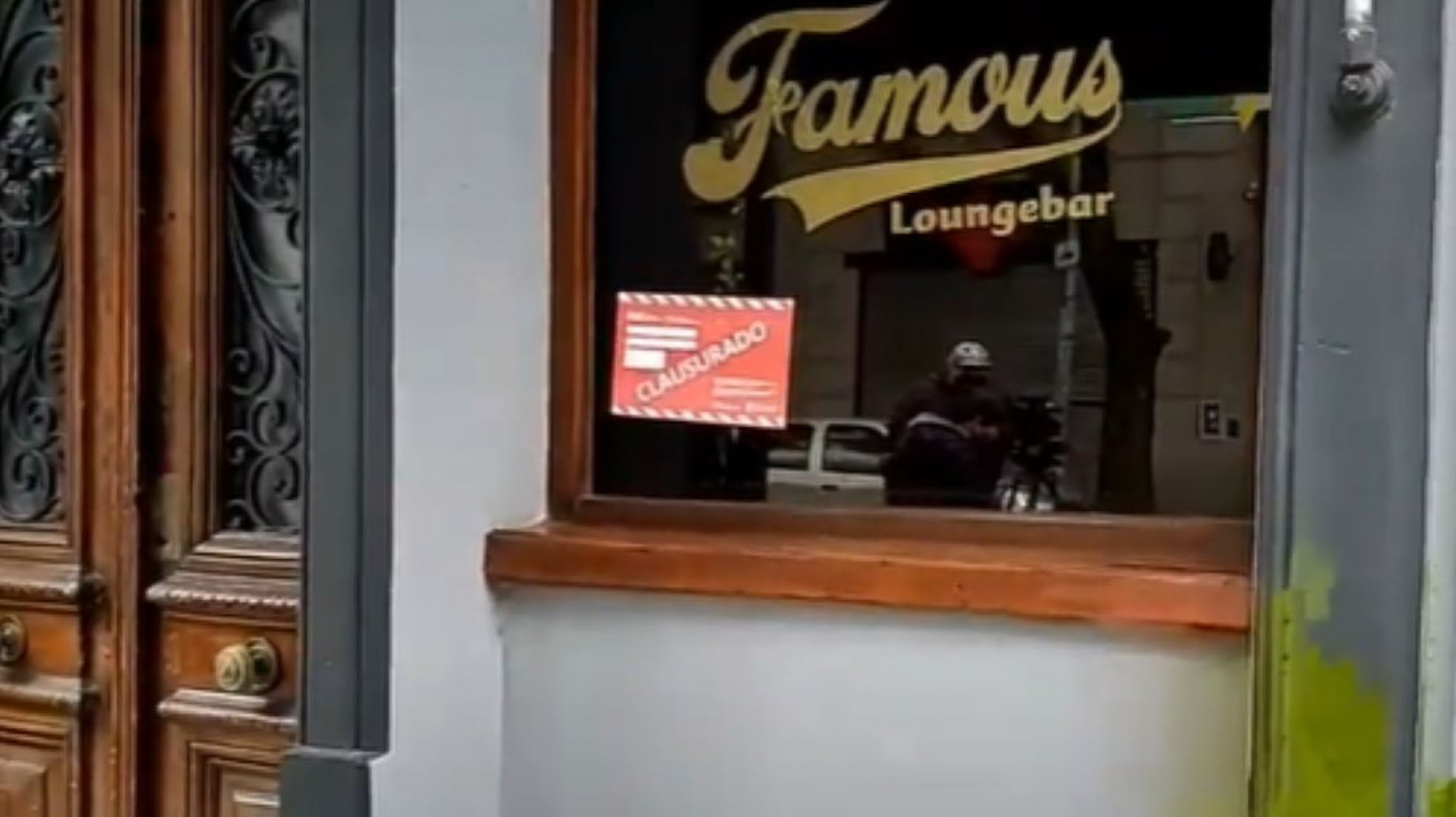 Clausuraron un bar con 81 personas adentro