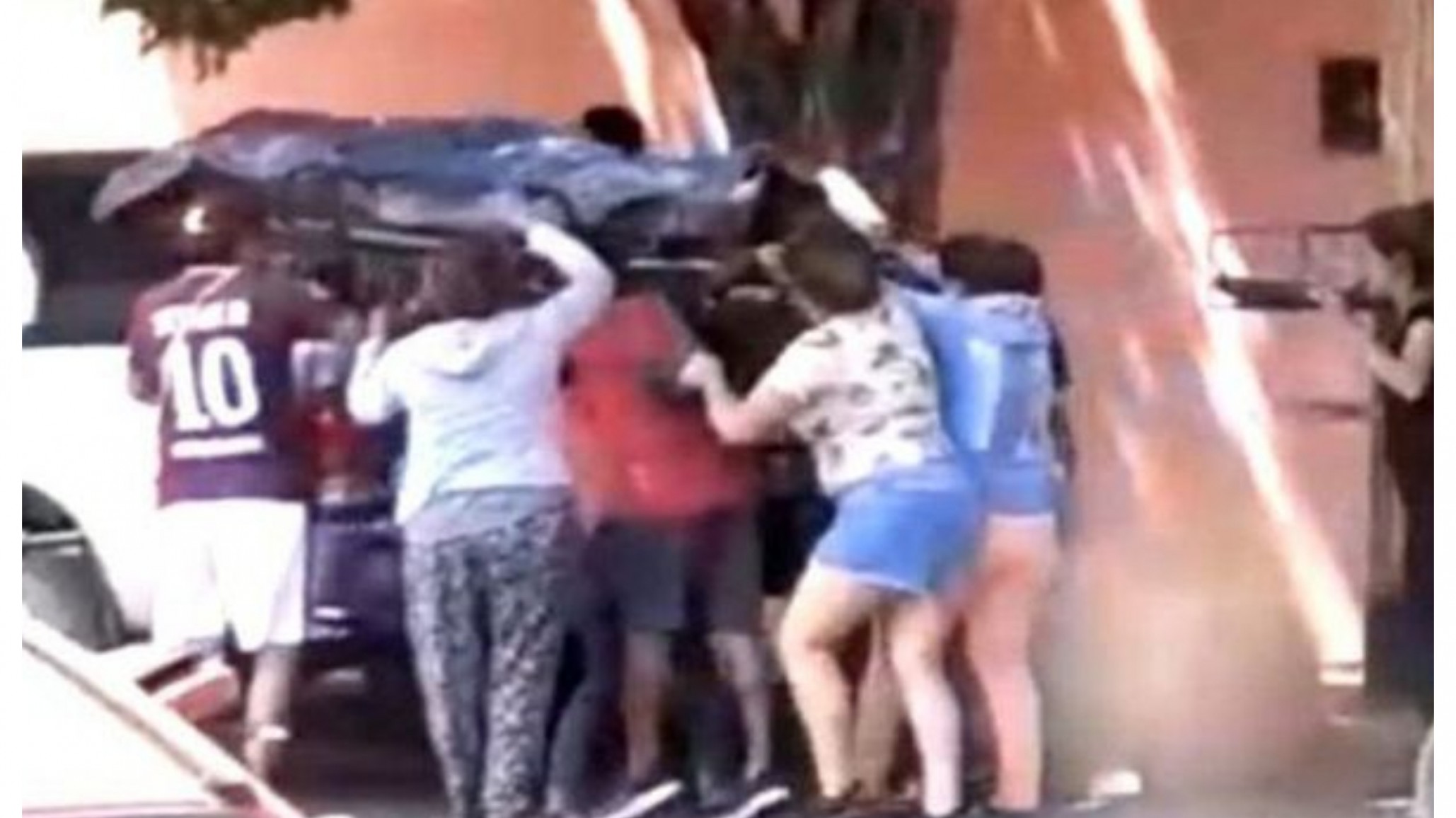 Salta: Una familia se llevó por la fuerza un cuerpo de la morgue, lo lavaron y lo velaron