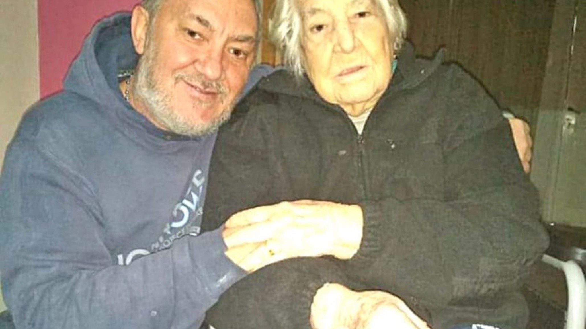 Un hombre fue a velar a su madre pero se encontró con el cuerpo de otra mujer