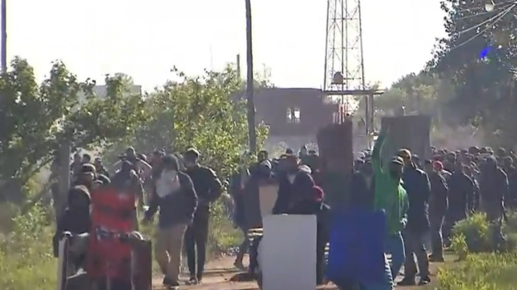 Guernica: “Los manifestantes tienen máscara antigas y la policía no”