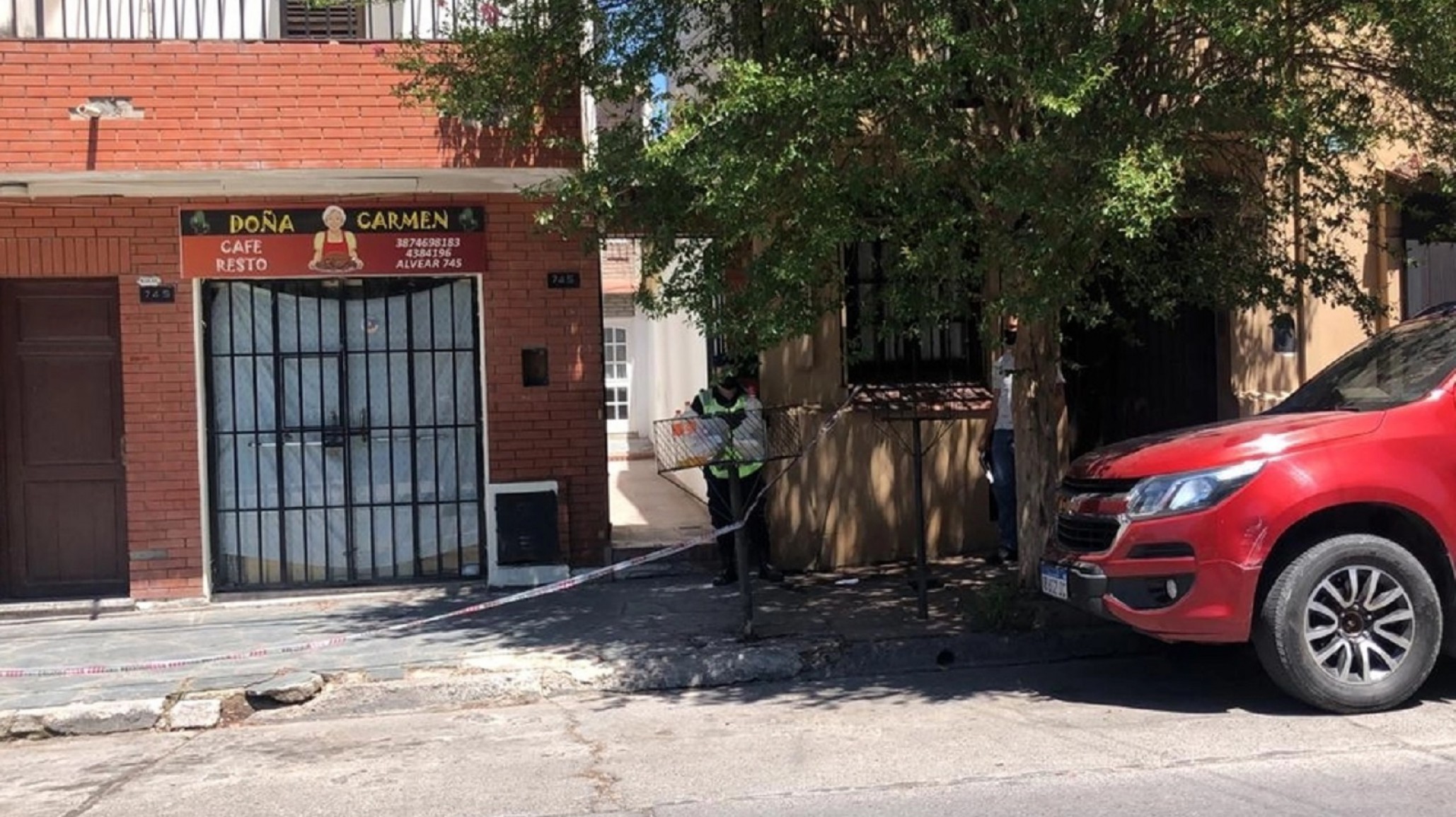 Una mujer asesinó a otra en la calle y luego se suicidó