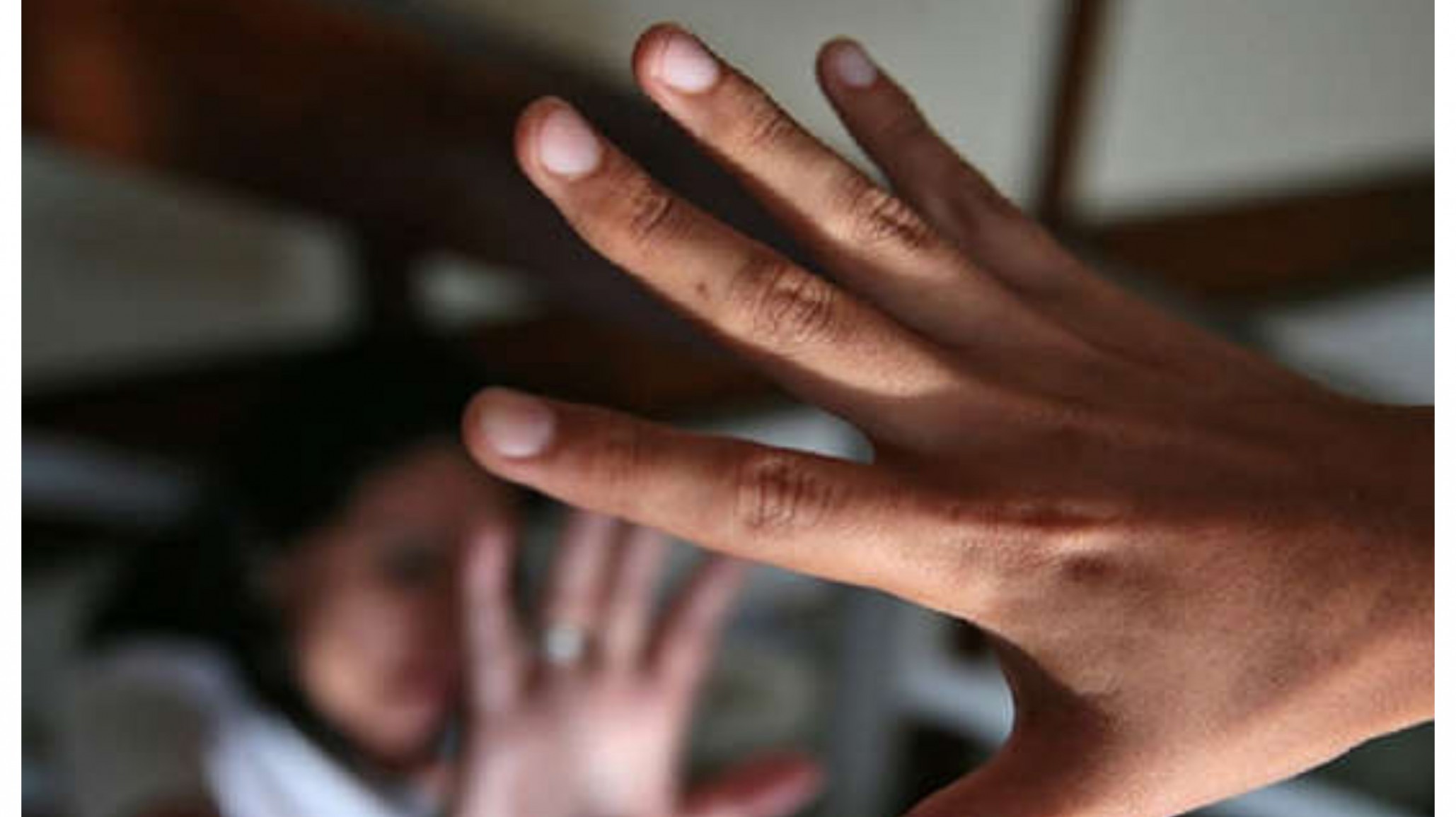 Ladrones entraron a robar a una casa pero antes de irse violaron a una mujer