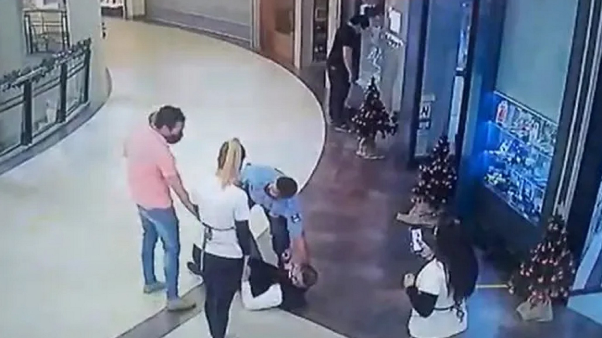 Detuvieron a un juez penal y a su esposa en un supermercado de Neuquén