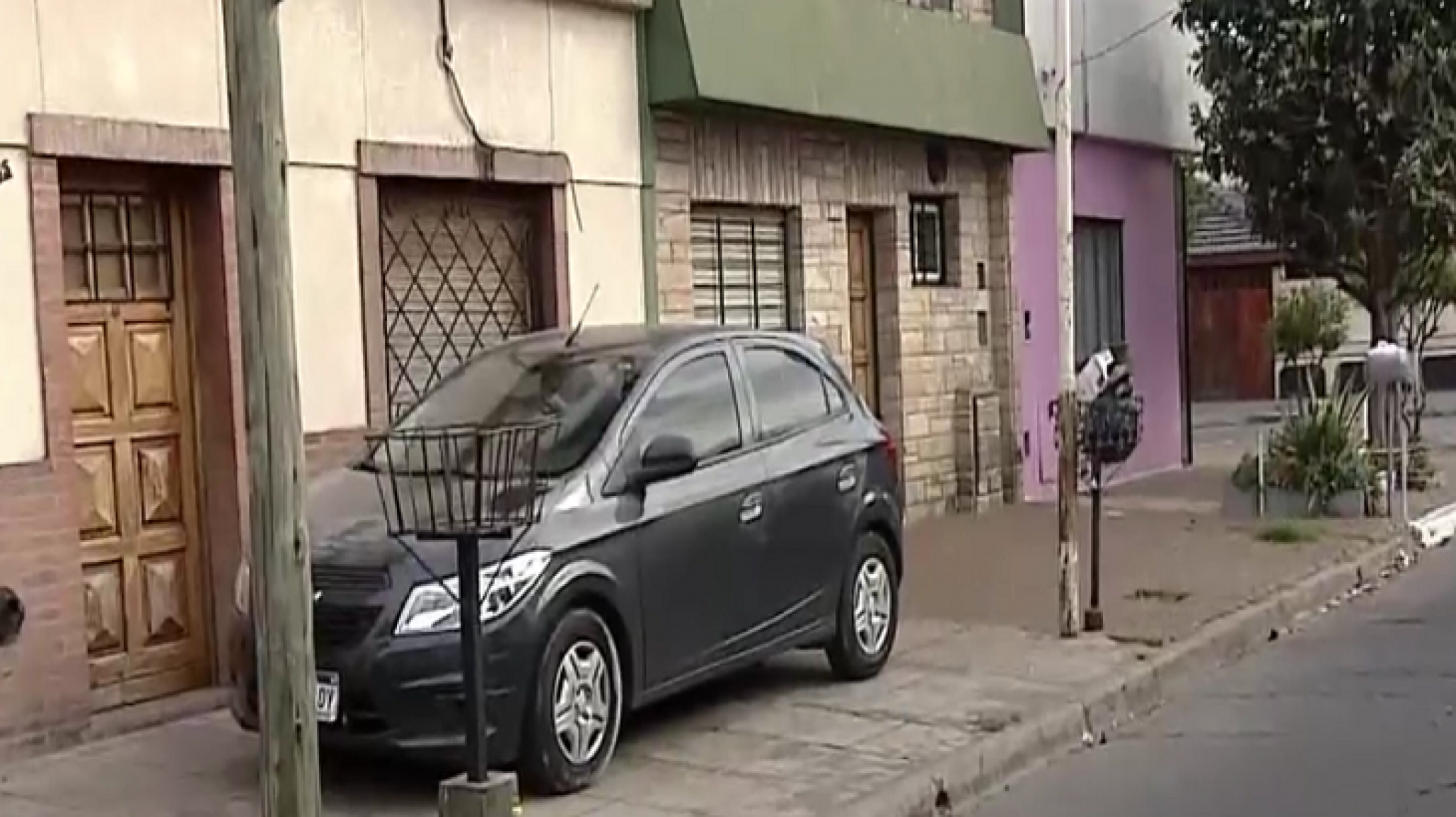 Delincuentes mataron a un policía que visitaba a su mamá