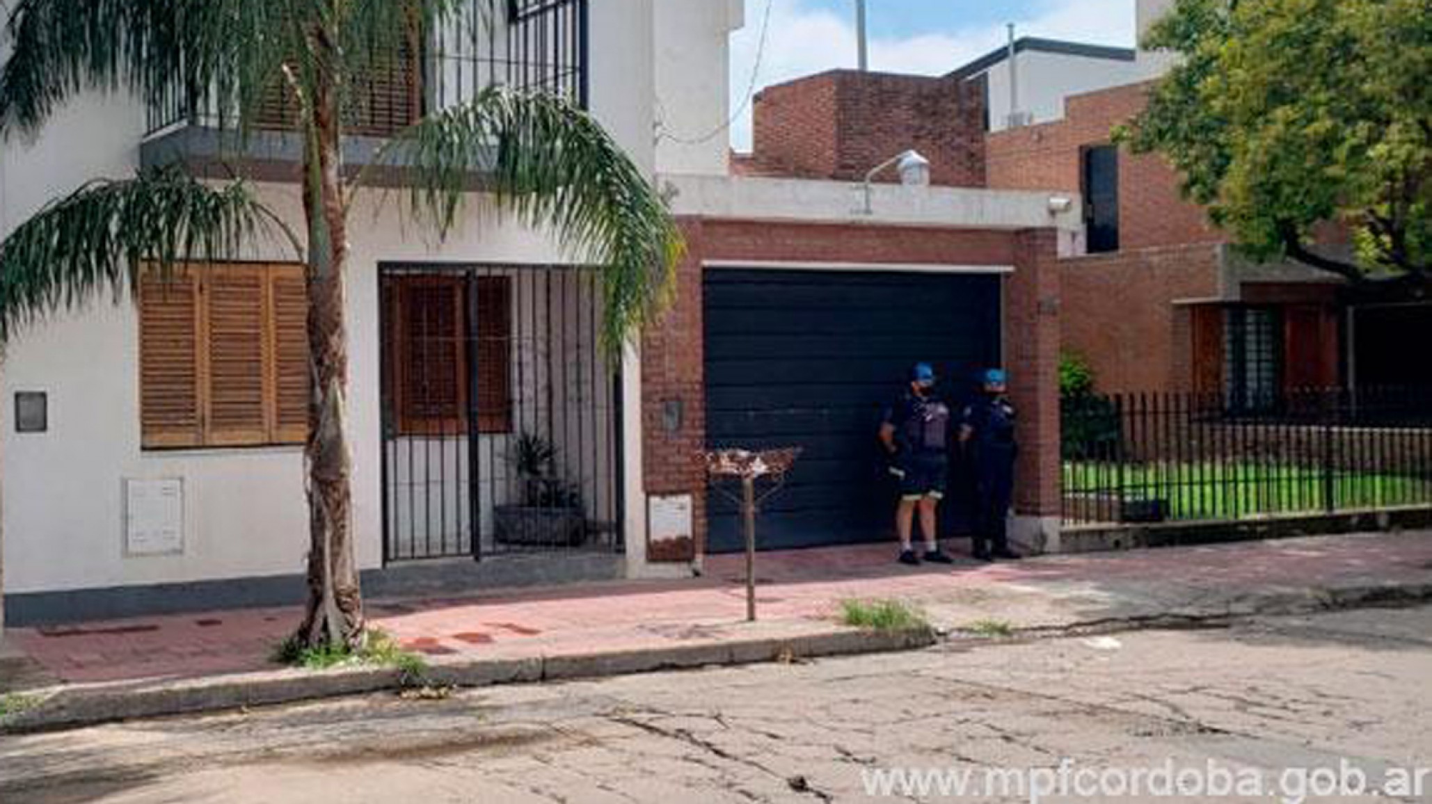 Ladrón le robó el celular a un joven y este lo asfixió