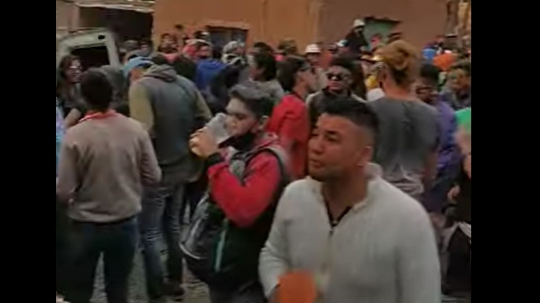 Descontrol en carnaval: En Tilcara una multitud sin distanciamiento ni barbijo