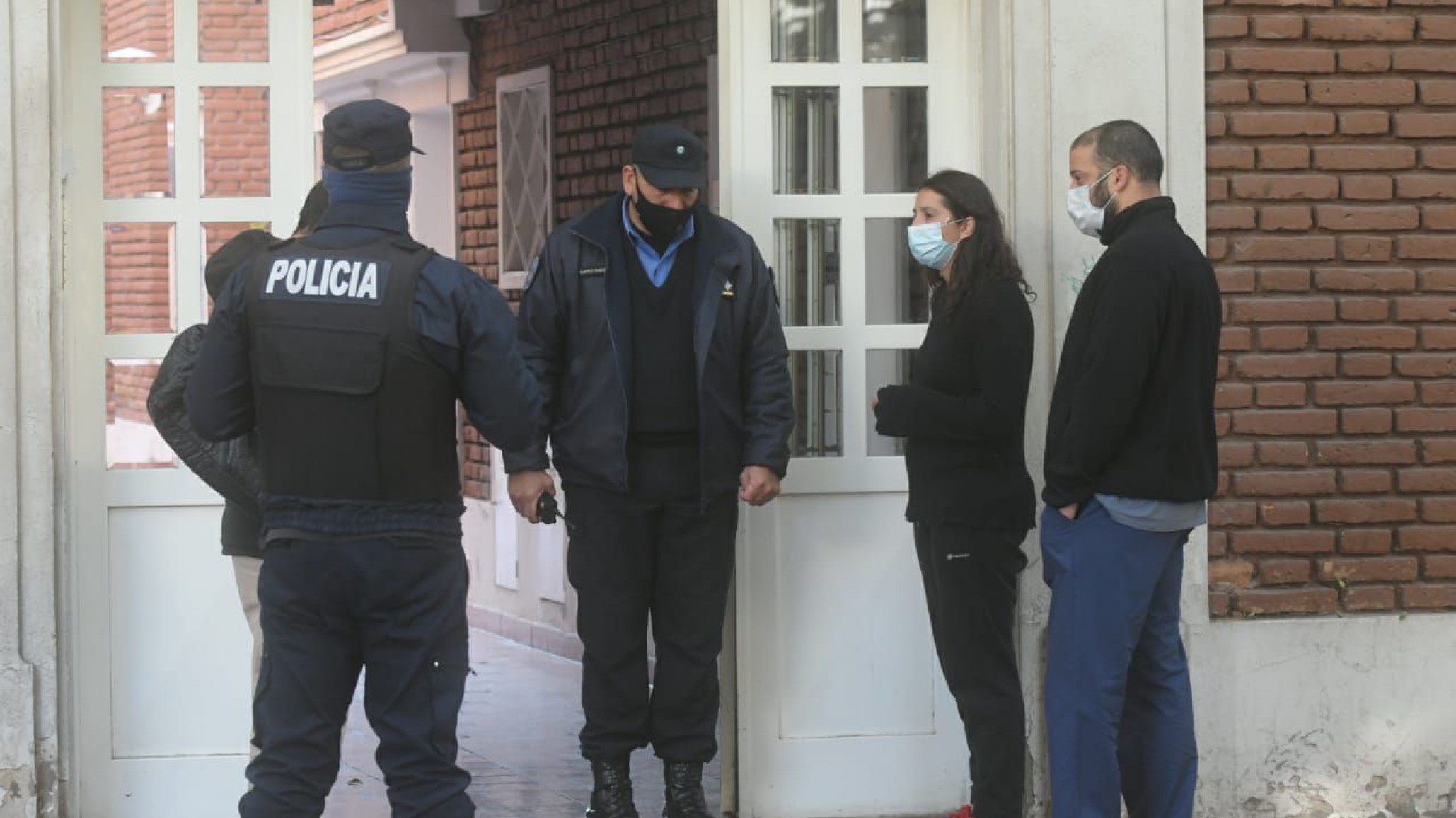Intento de femicidio: Un hombre disparó a su pareja y se quitó la vida