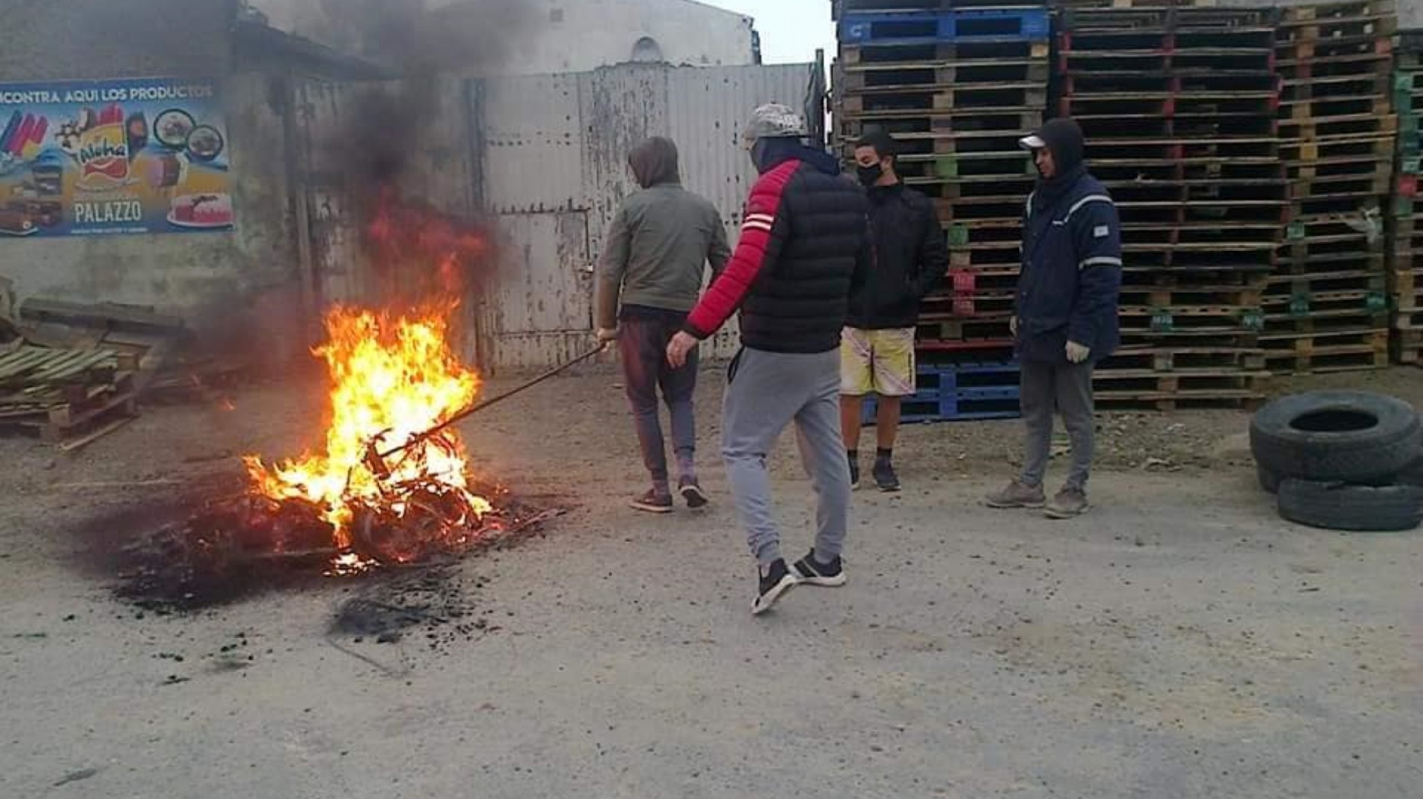 20 trabajadores de una distribuidora habrían quedado en la calle