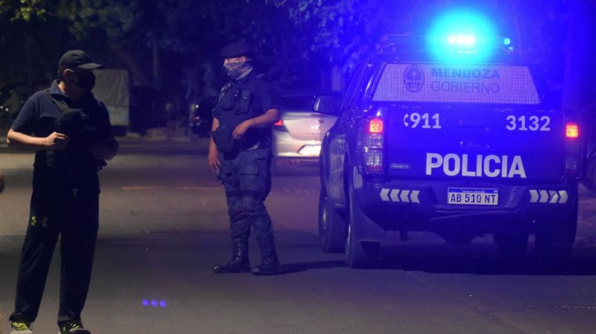 Ataron en su casa a una mujer y a su nieta y les robaron 3 millones de pesos