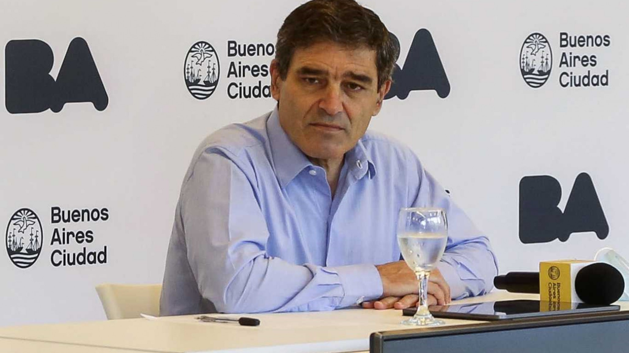 Fernán Quirós recomendó a quienes combinen vacunas que se apliquen “la que tengan acceso más rápido”