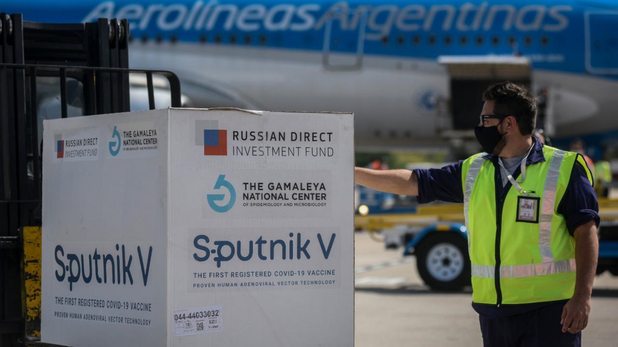 Mañana parte un nuevo vuelo hacia Rusia en busca del segundo componente de Sputnik V