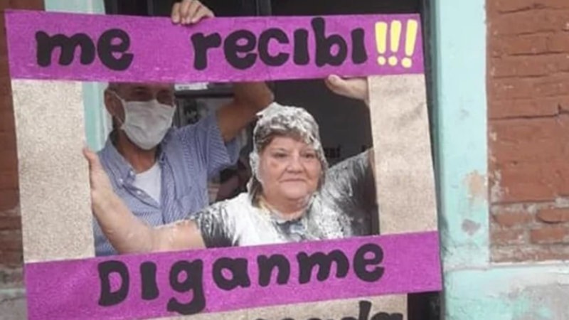 Con 64 años y después de pasar el coronavirus se recibió de Licenciada en Trabajo Social