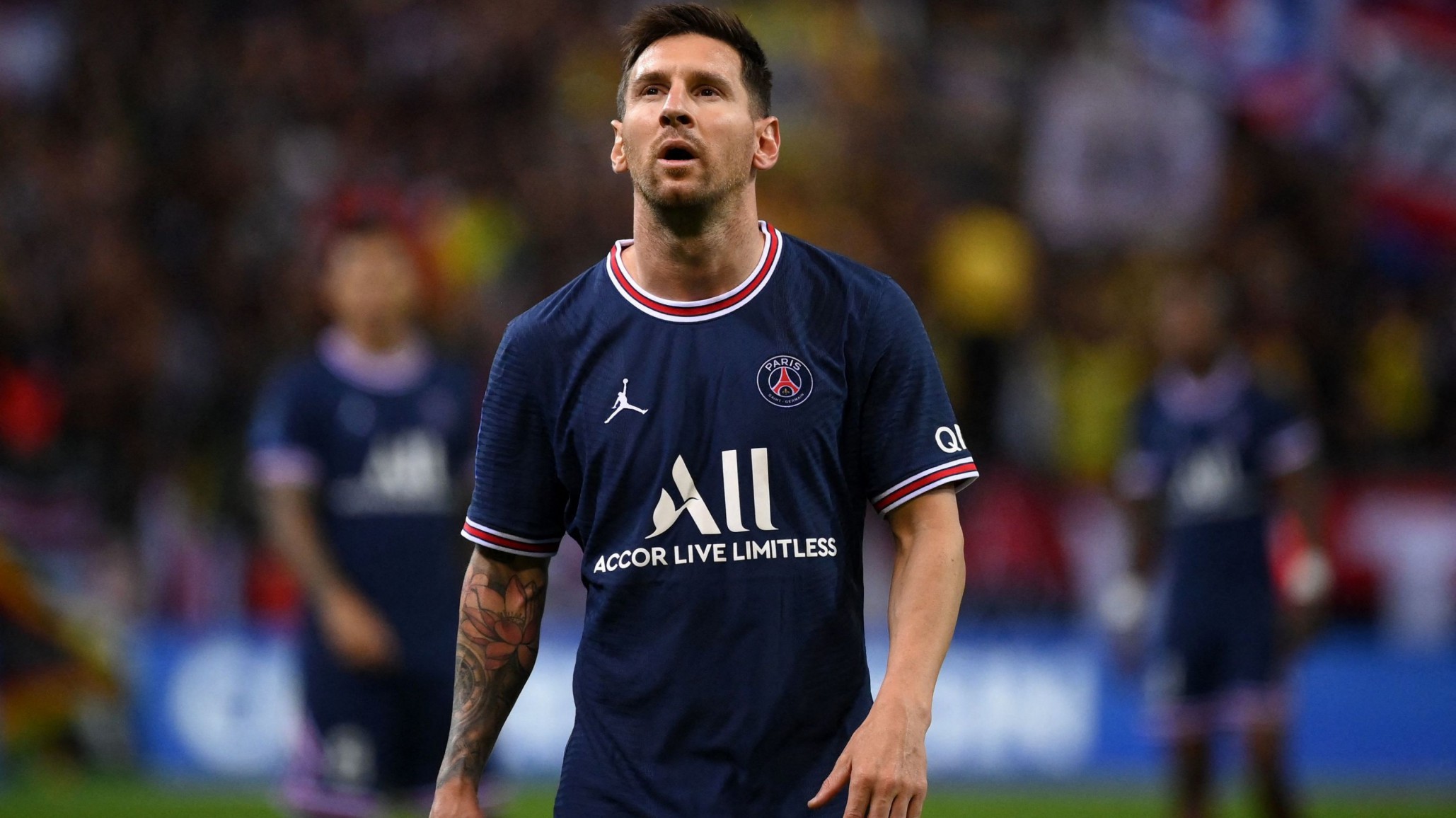 En el día de su debut en el PSG, Lionel Messi protagonizó una tierna imagen