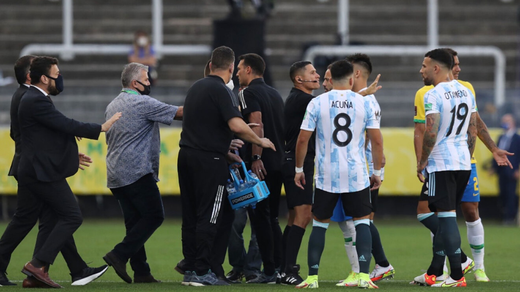 Daniel Scioli confirmó que todos los jugadores argentinos vuelven hoy a Buenos Aires