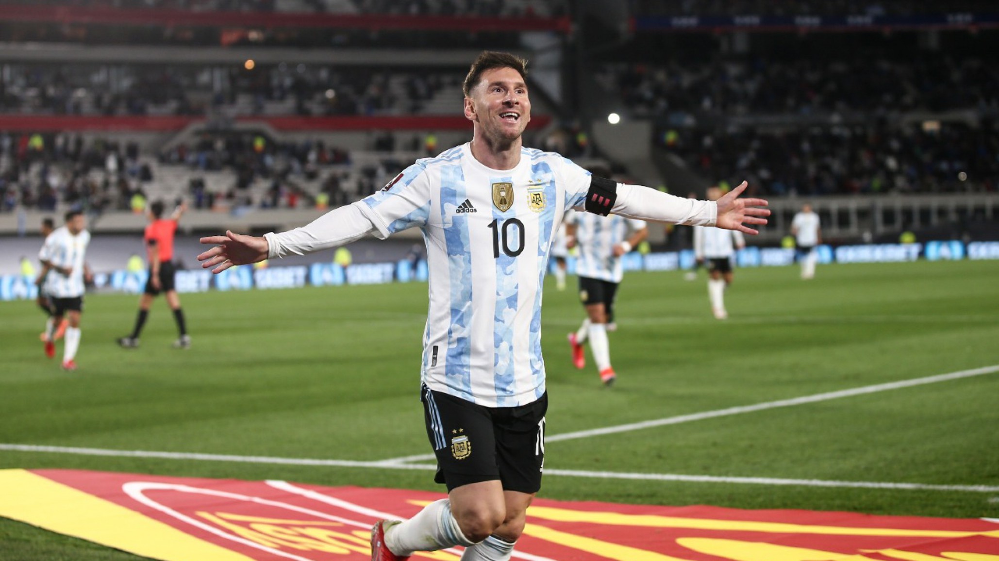 Entre lágrimas, Lionel Messi y la Selección argentina festejaron con el público el título de la Copa América