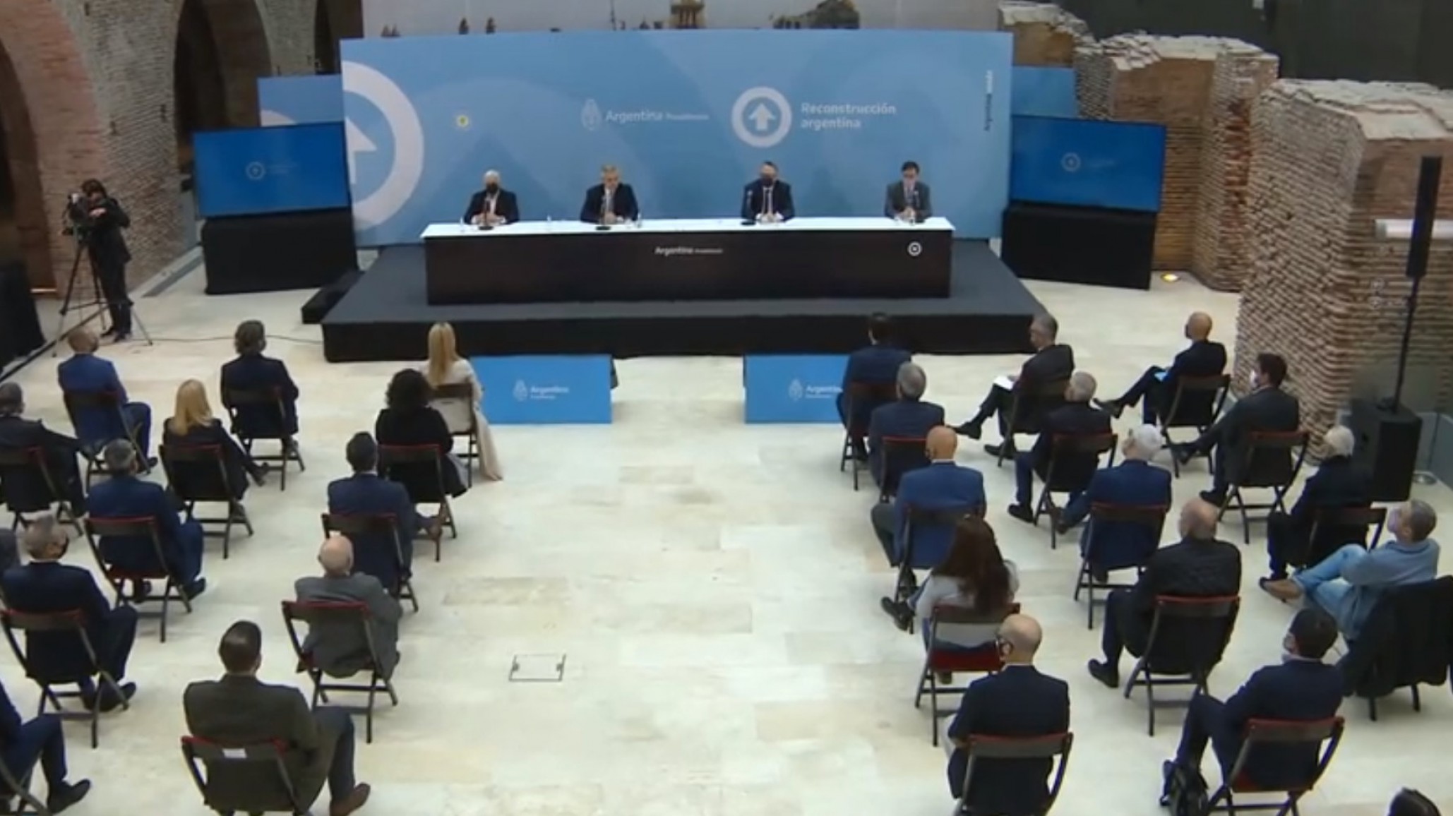 El gobierno planea 8 semanas de anuncios y ningún cambio en el gabinete