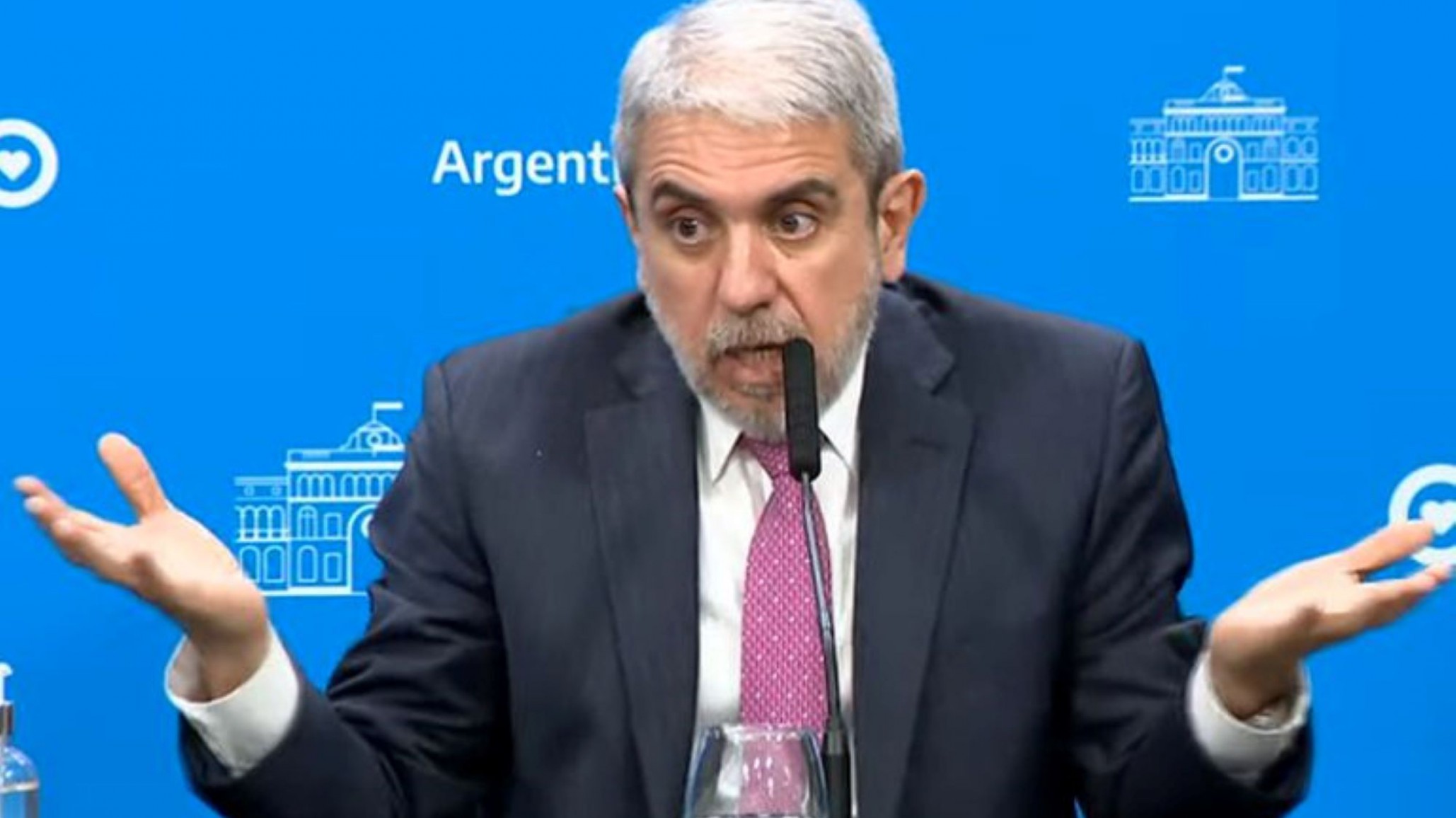 Aníbal Fernández señaló que “los empleados de cada club tienen que controlar el aforo”