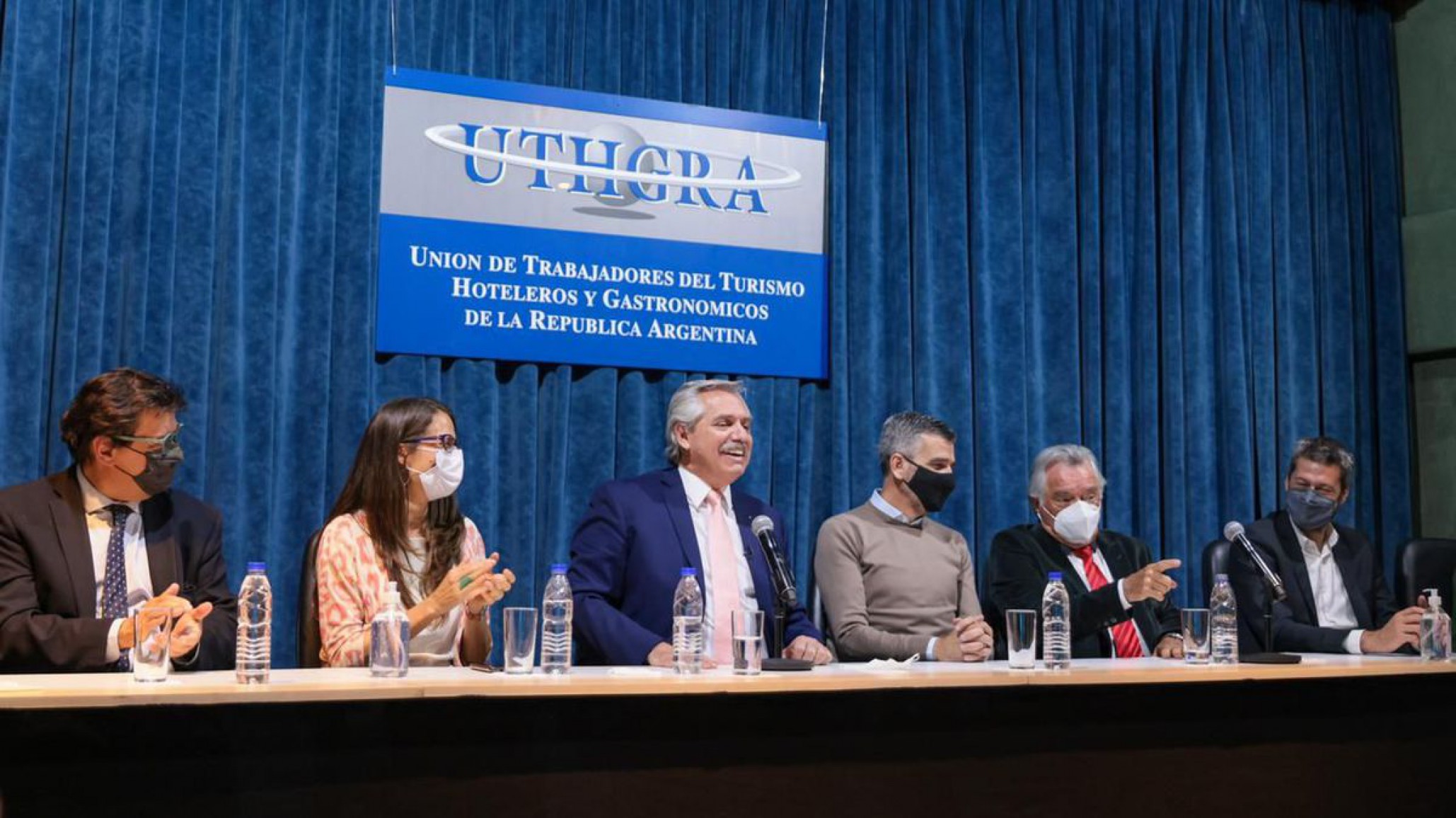 Alberto Fernández: “Los planes sociales tienen que ser una excepción”