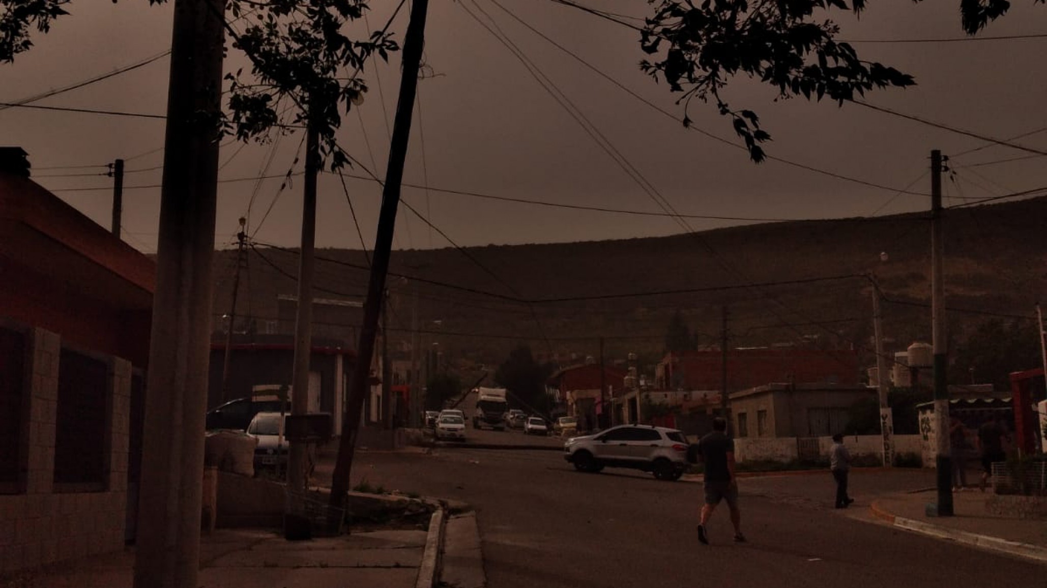 Suspenden las clases en Sarmiento, Comodoro y Rada Tilly “a consecuencia del temporal”