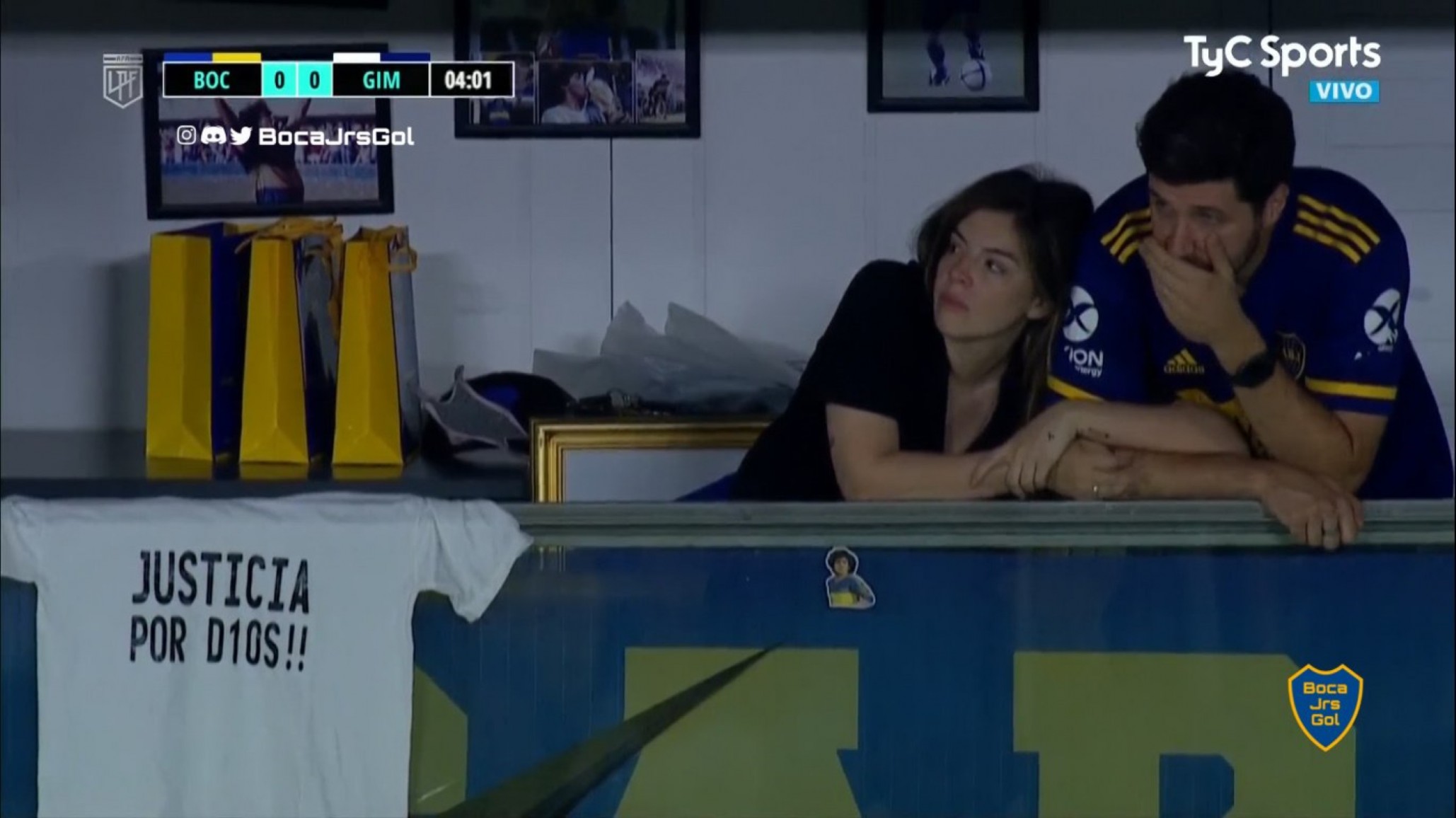 Boca Juniors homenajeó a Diego Maradona con Dalma presente en La Bombonera
