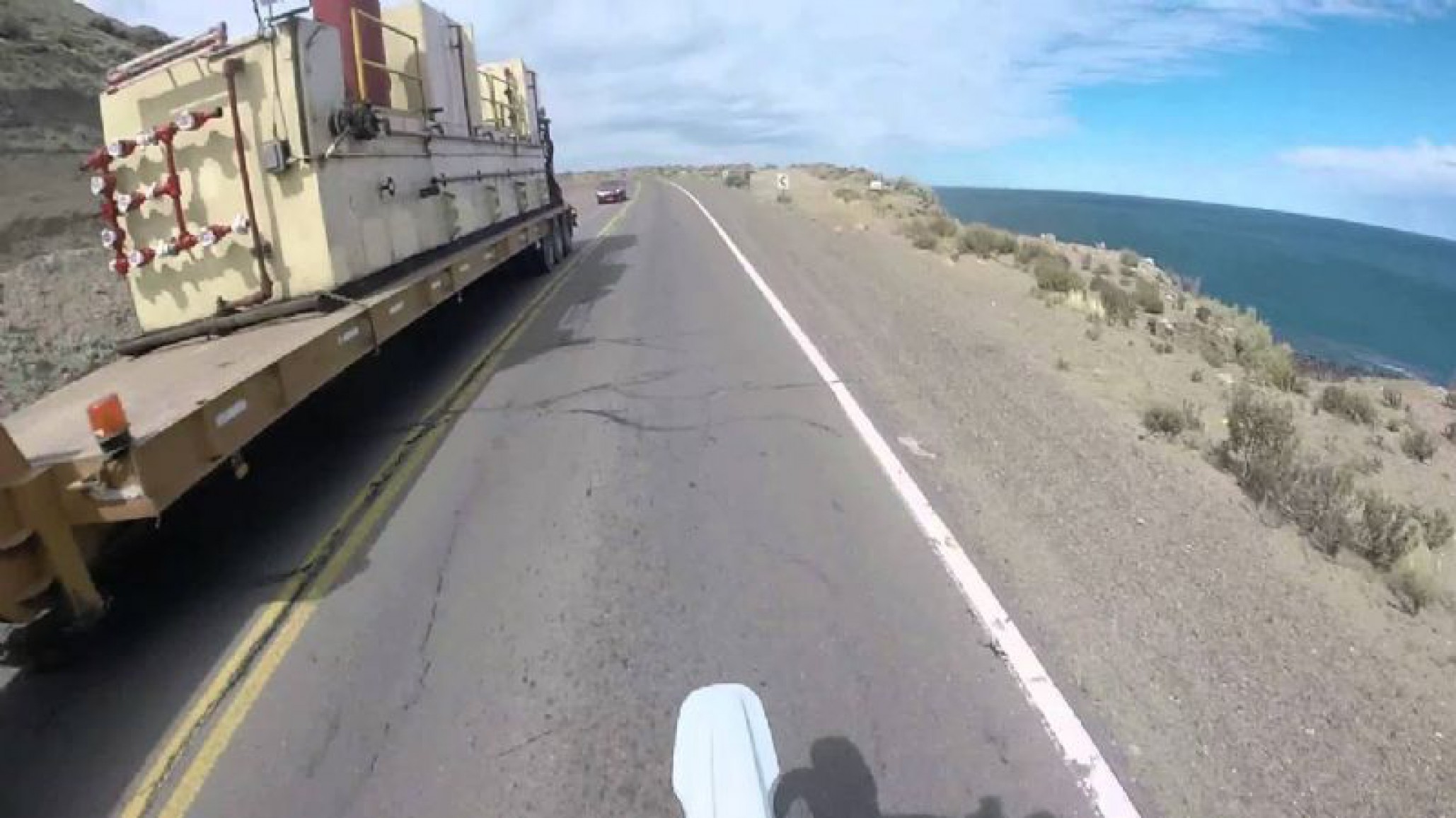 Tragedia en la Ruta 3: Un camión atropelló al conductor de otro camión en Comodoro