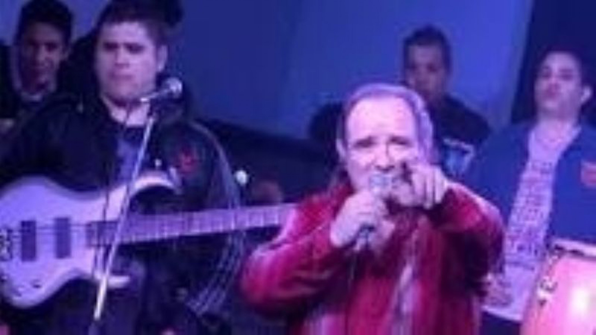 El cantante de “Los del Fuego” murió en pleno show