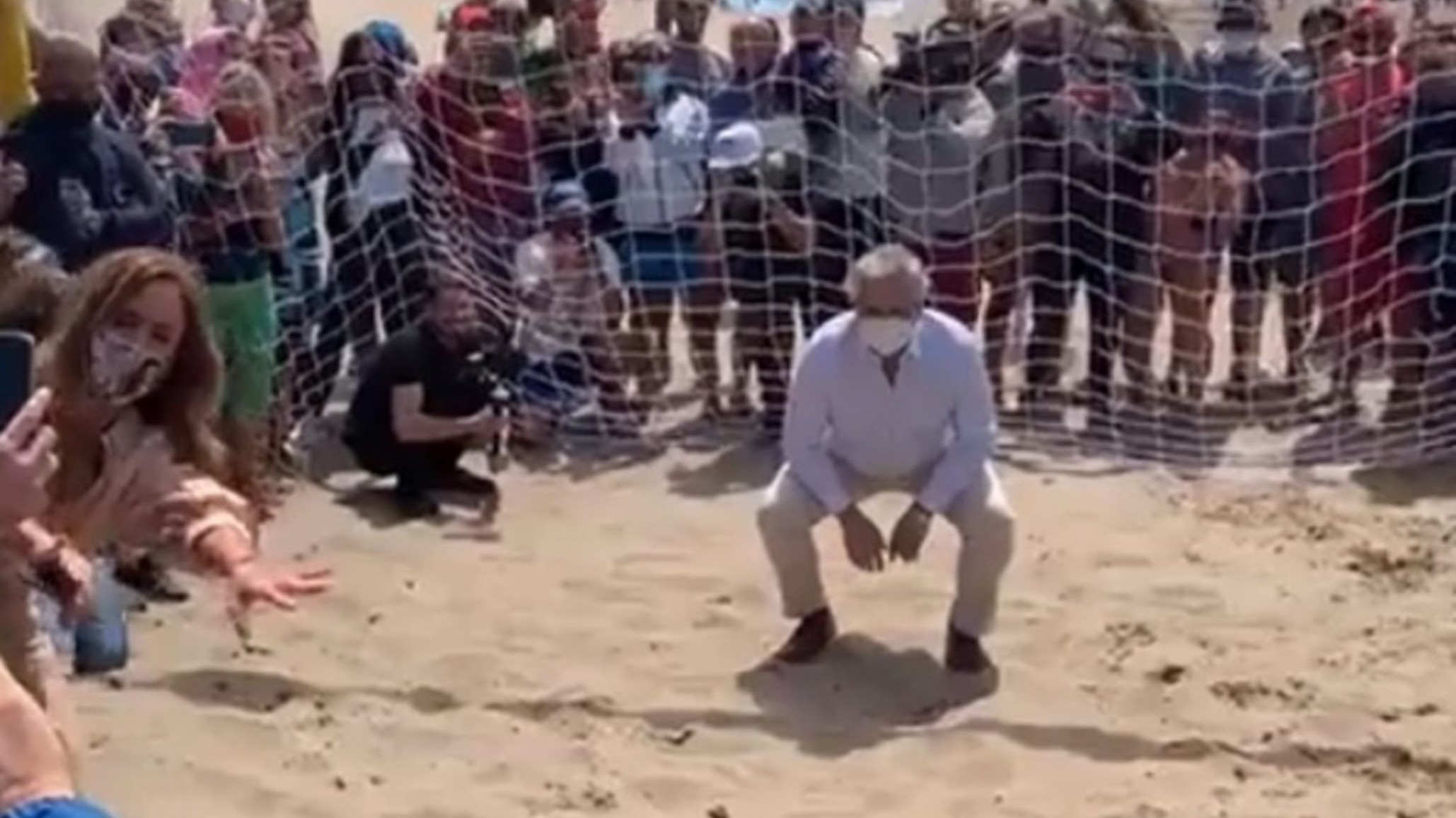 Alberto Fernández celebró el éxito de PreViaje y atajó penales en la Costa