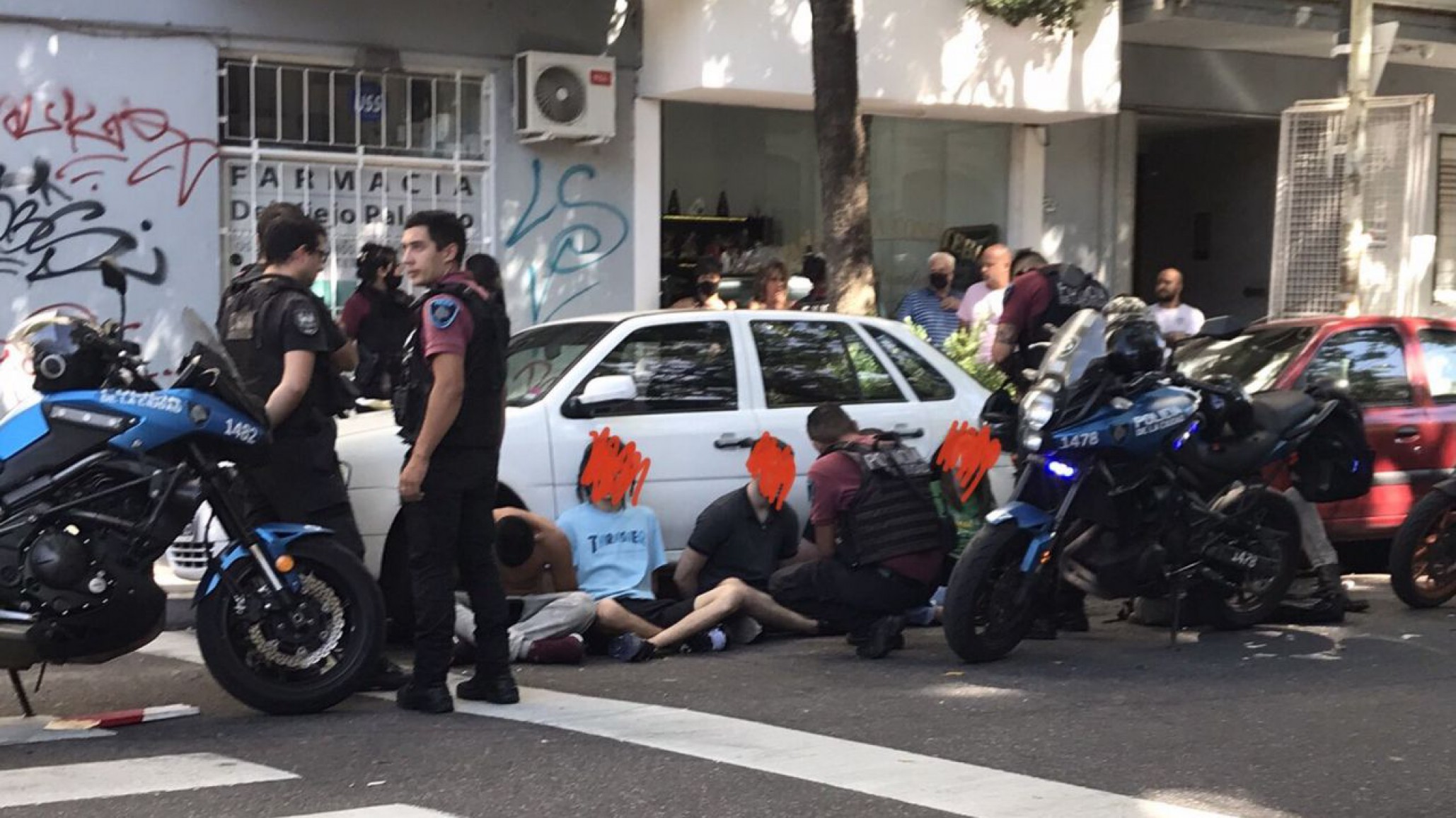 Violación grupal: El defensor oficial renunció a la defensa y hubo una movilización para pedir justicia por la víctima