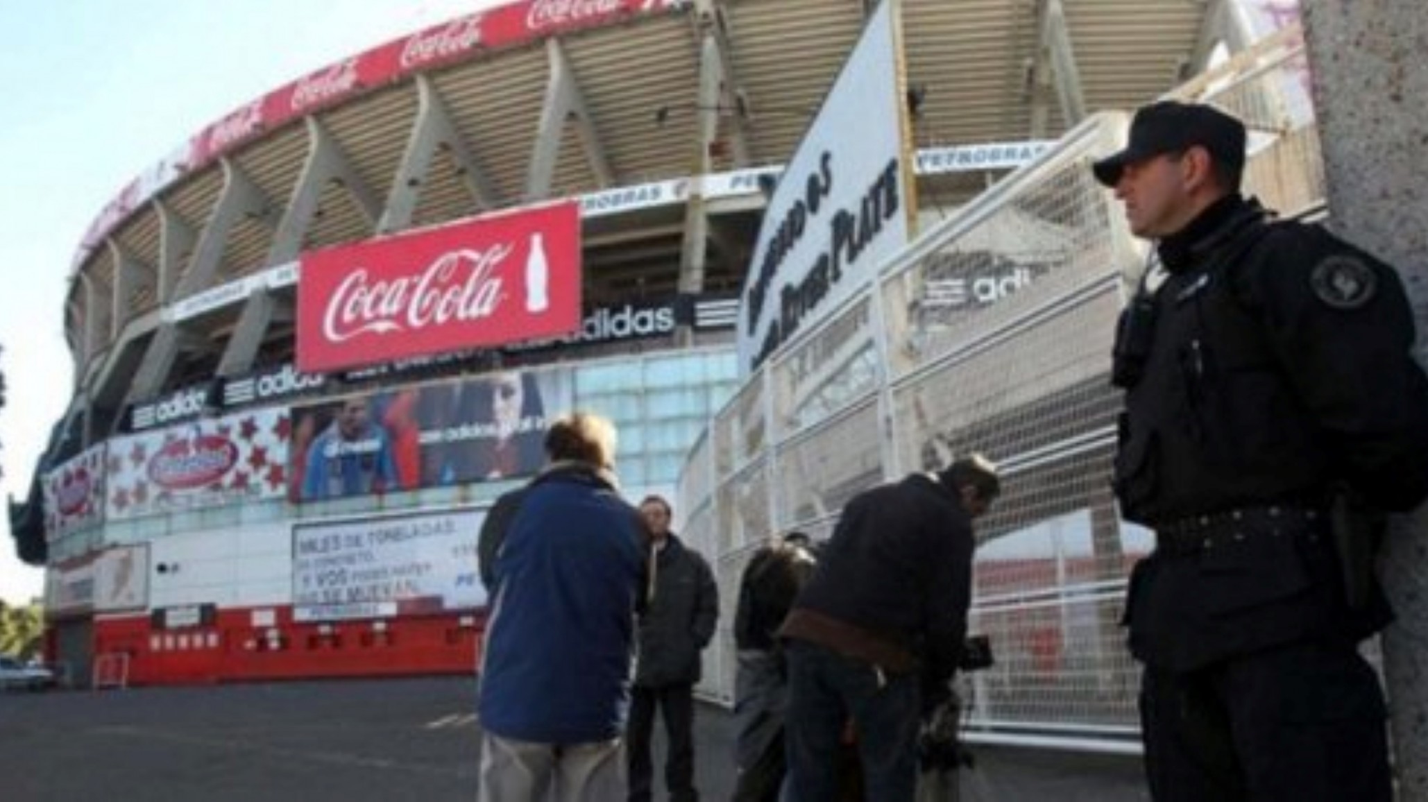 Allanaron el Monumental tras los incidentes en el Superclásico