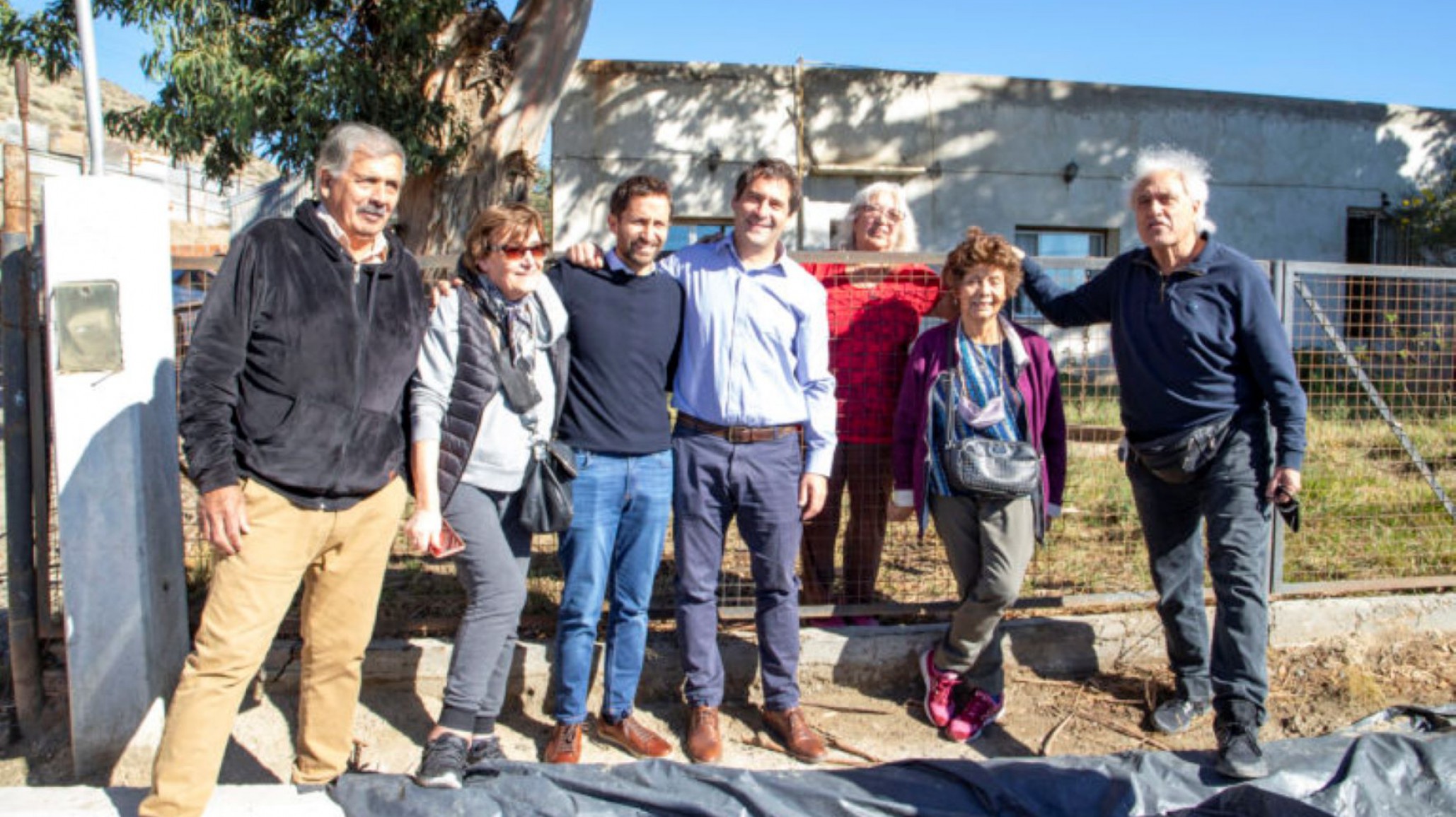 Luque hizo una recorrida de obra de pavimento en la zona alta de General Mosconi y en barrio Moreno
