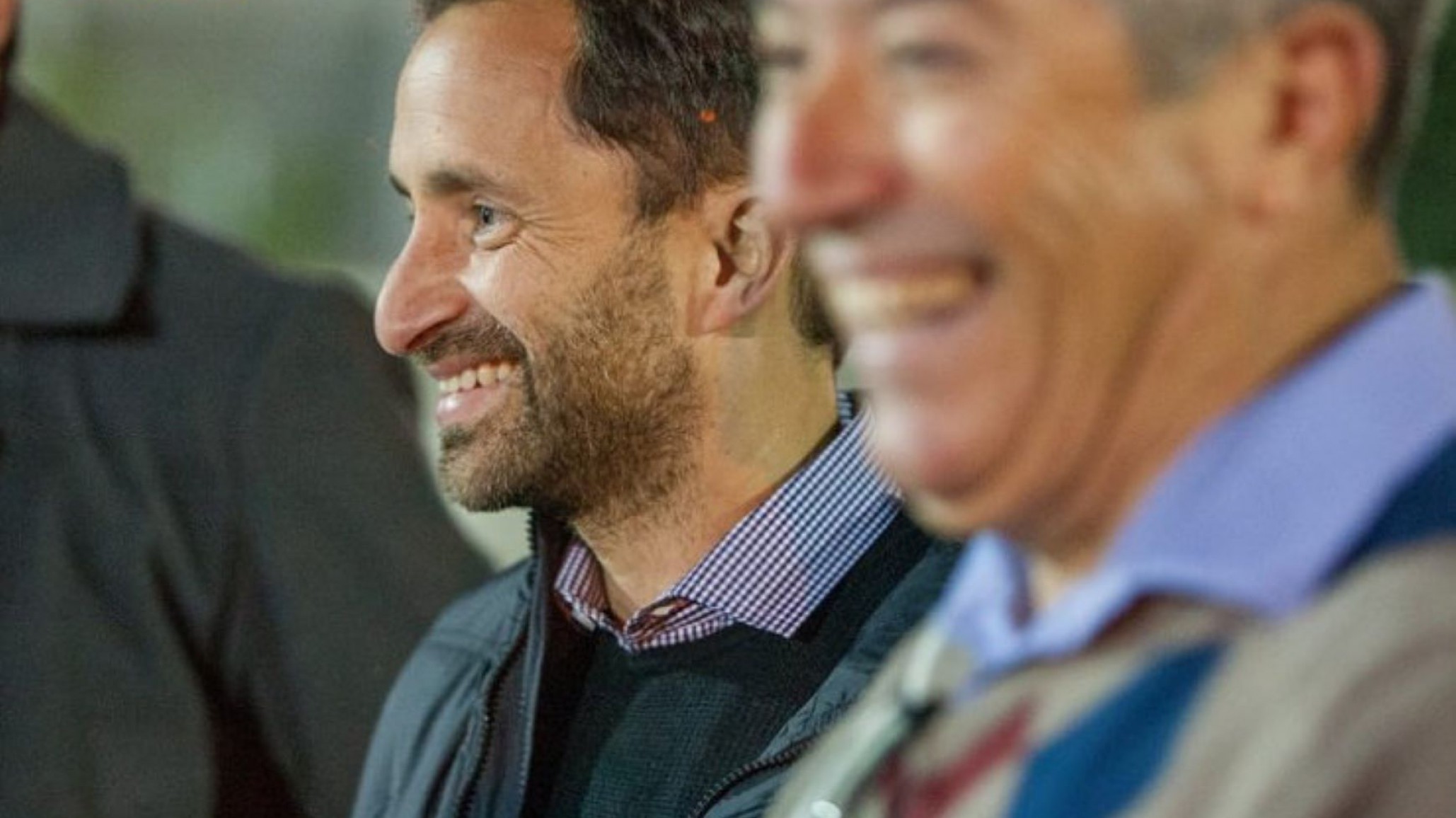 Issa Pfister: “nos comprometimos a hacer una cancha de césped sintético en Portugués”