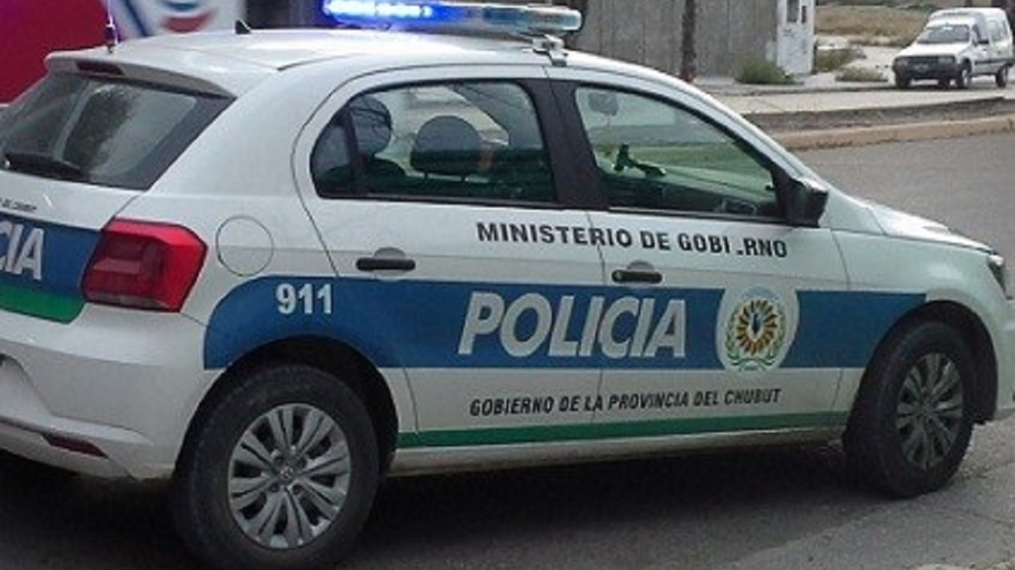 En Trelew les dispararon a dos hombres fuera de un almacén y uno falleció