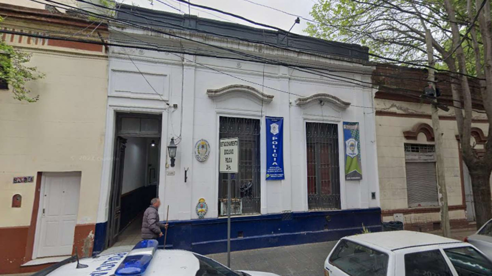 Hombre acusado de violar a dos nenas salió de la cárcel para casarse con la abuela de las víctimas