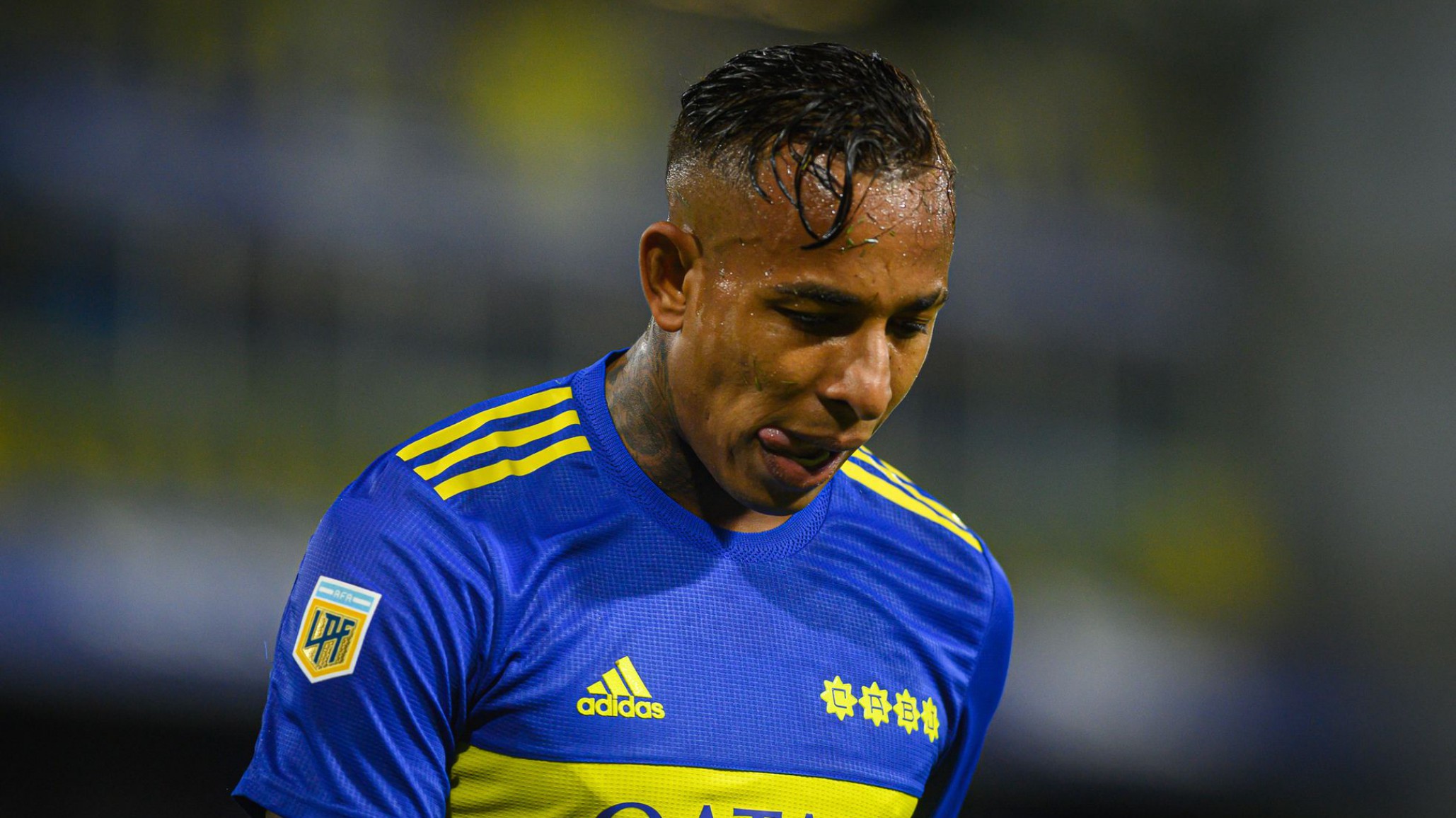 <p>BUENOS AIRES, ARGENTINA – 2022/04/20: Sebastian Villa of Boca Juniors seen during the game between Boca Juniors and Godoy Cruz as part of Copa de la Liga 2022 at Estadio Alberto J. Armando.<br />
(Final score; Boca Juniors 1:1 Godoy Cruz). (Photo