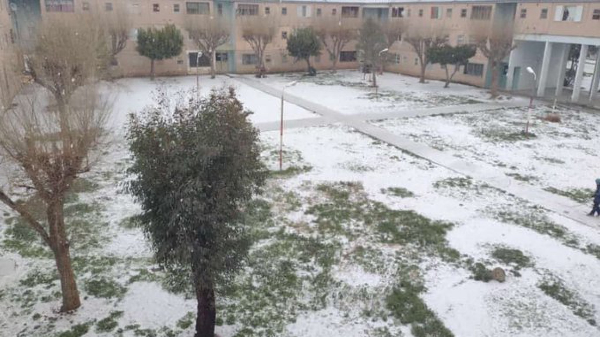 Se anuncia lluvia, posibilidad de nieve y máxima de 6º