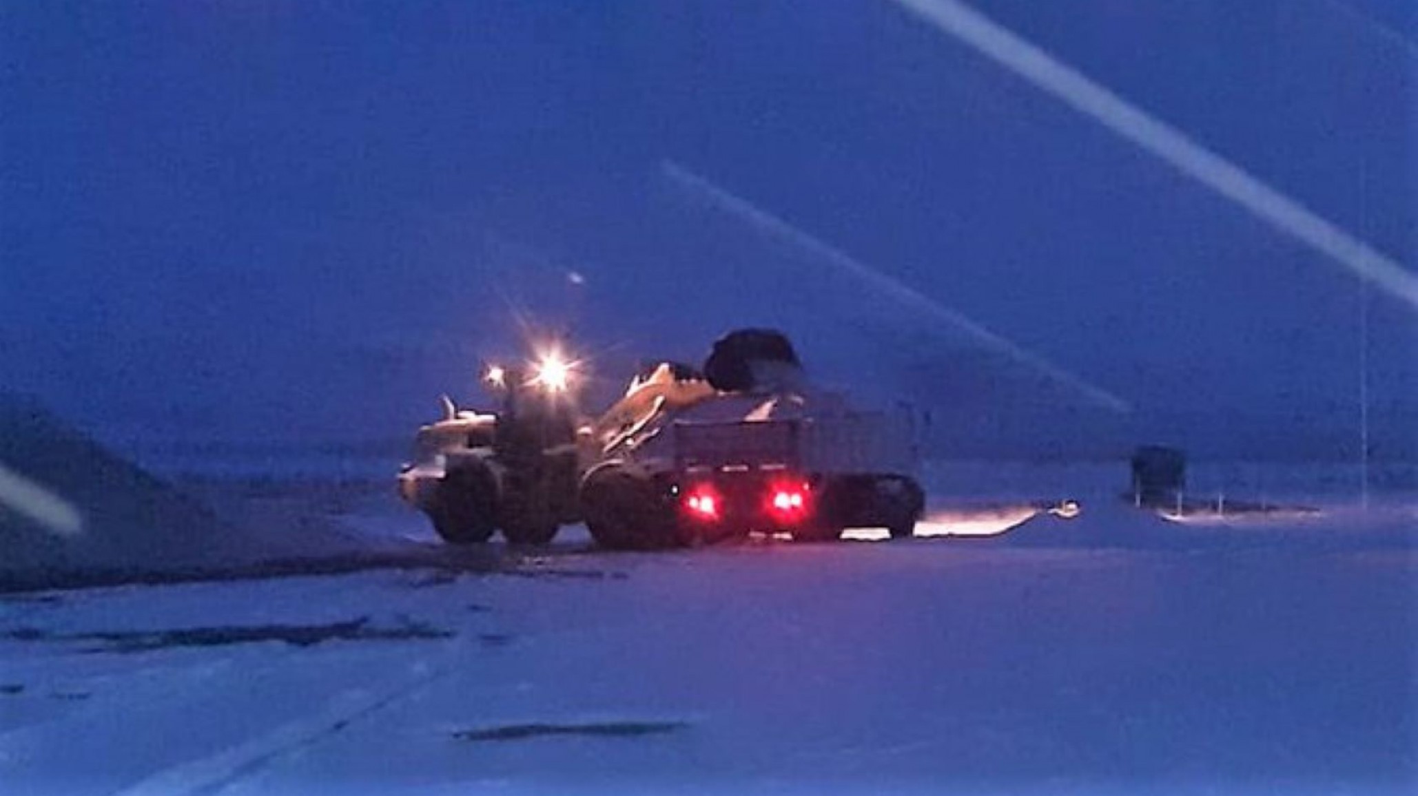 Vialidad Nacional trabaja para despejar nieve: "Aún no se puede asegurar que mañana se vuelva a habilitar la ruta"