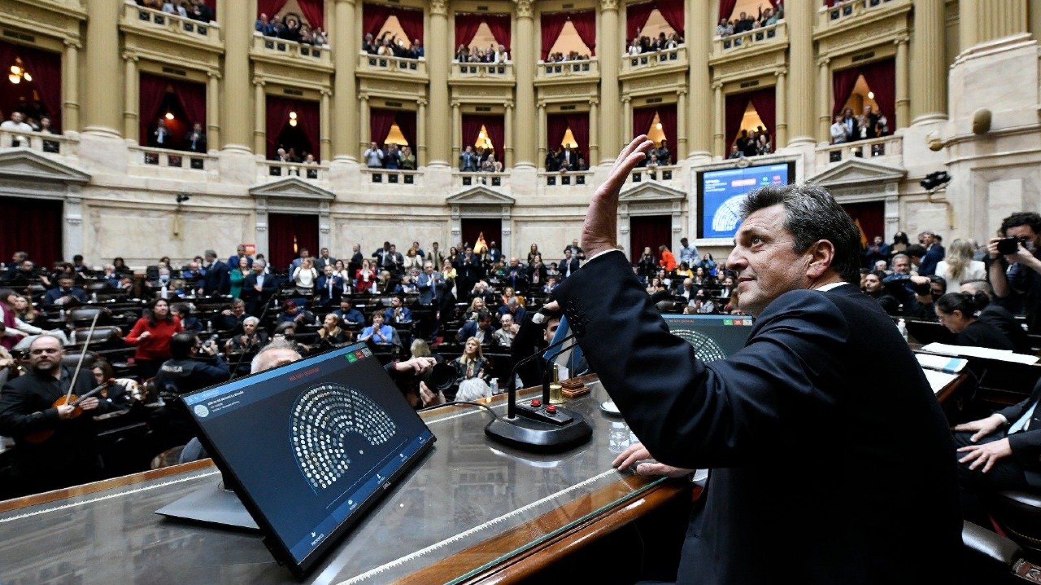 Sergio Massa se despidió de la Cámara de Diputados: “Mañana comienza una etapa que me tendrá trabajando con la misma convicción y compromiso”