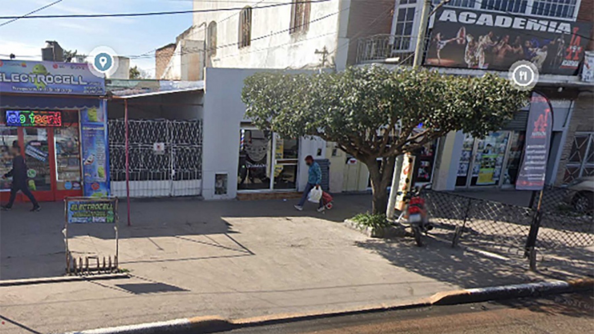 <p>Foto: Télam y Street View</p>