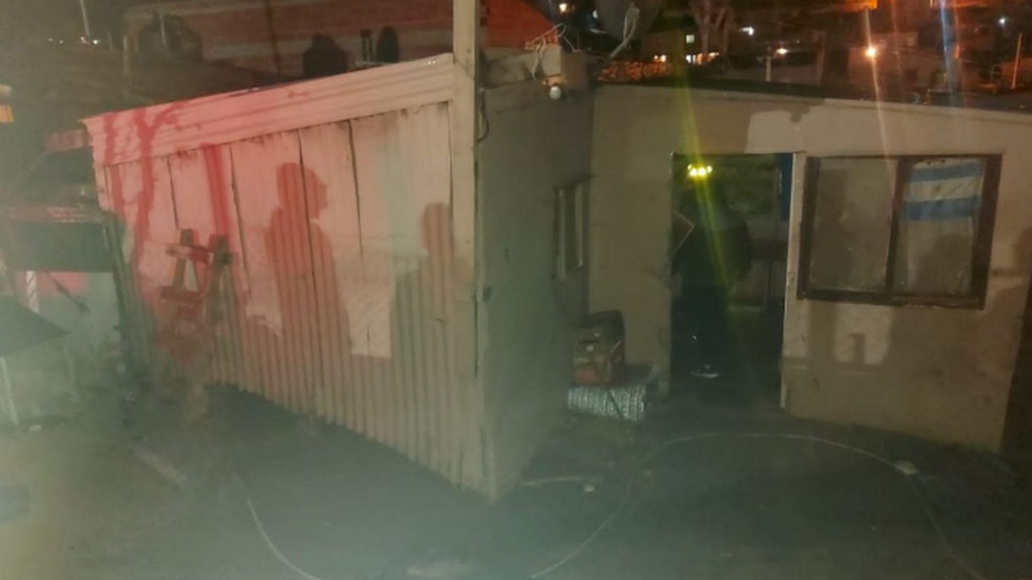 Una falla eléctrica produjo un incendio en una precaria vivienda