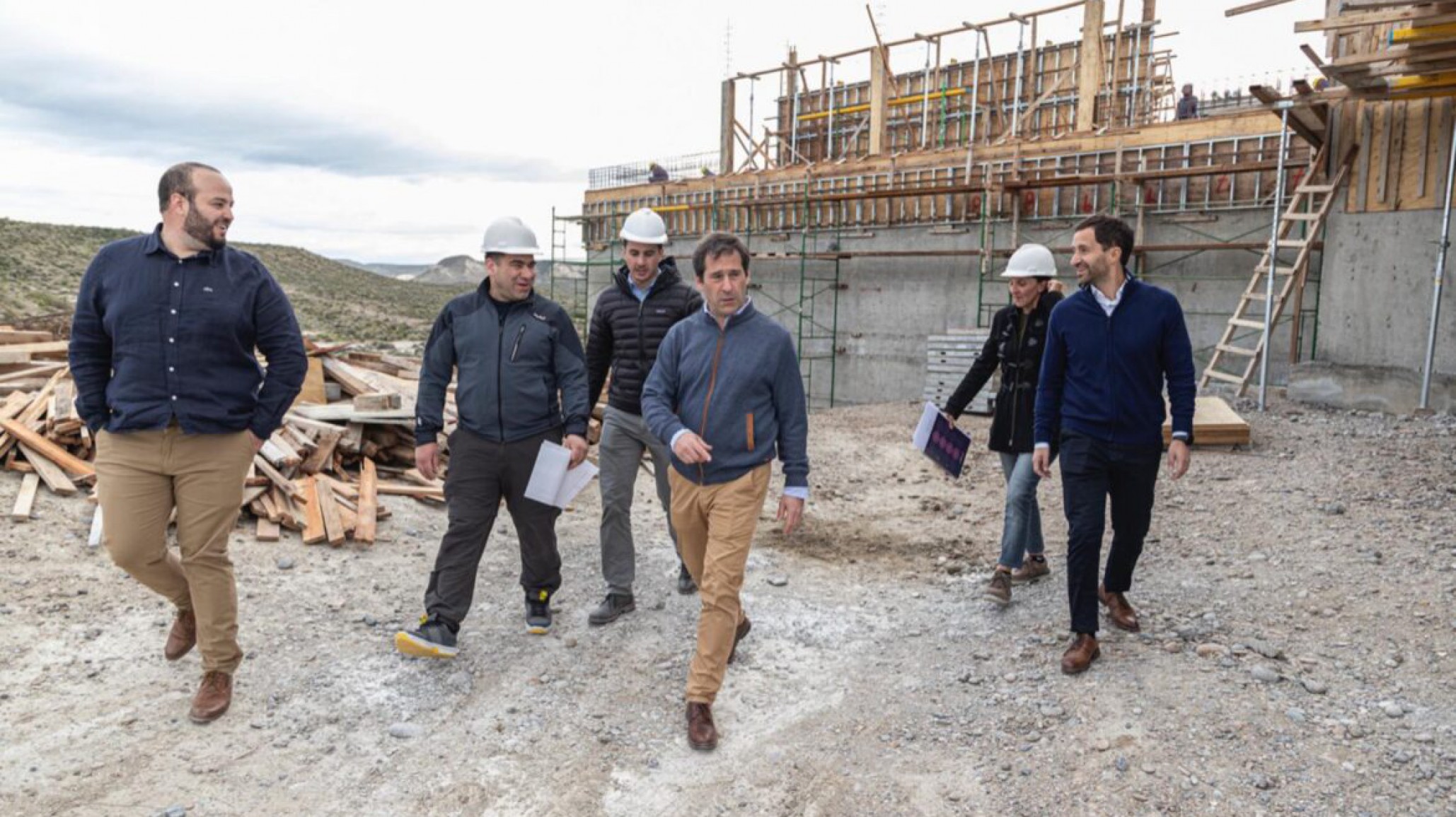 Luque recorrió la obra del CINA y aseguró que “es fundamental contar con obras que incentiven la matriz productiva y turística de la ciudad”