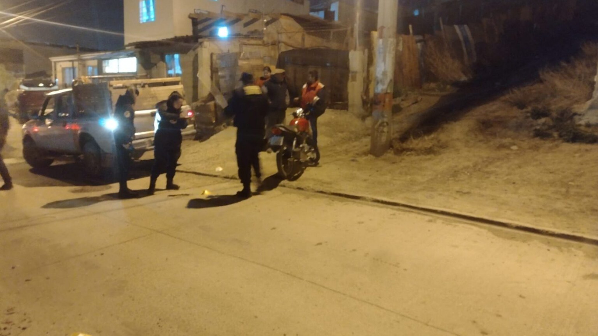 Motociclista chocó camioneta y tuvo fractura expuesta