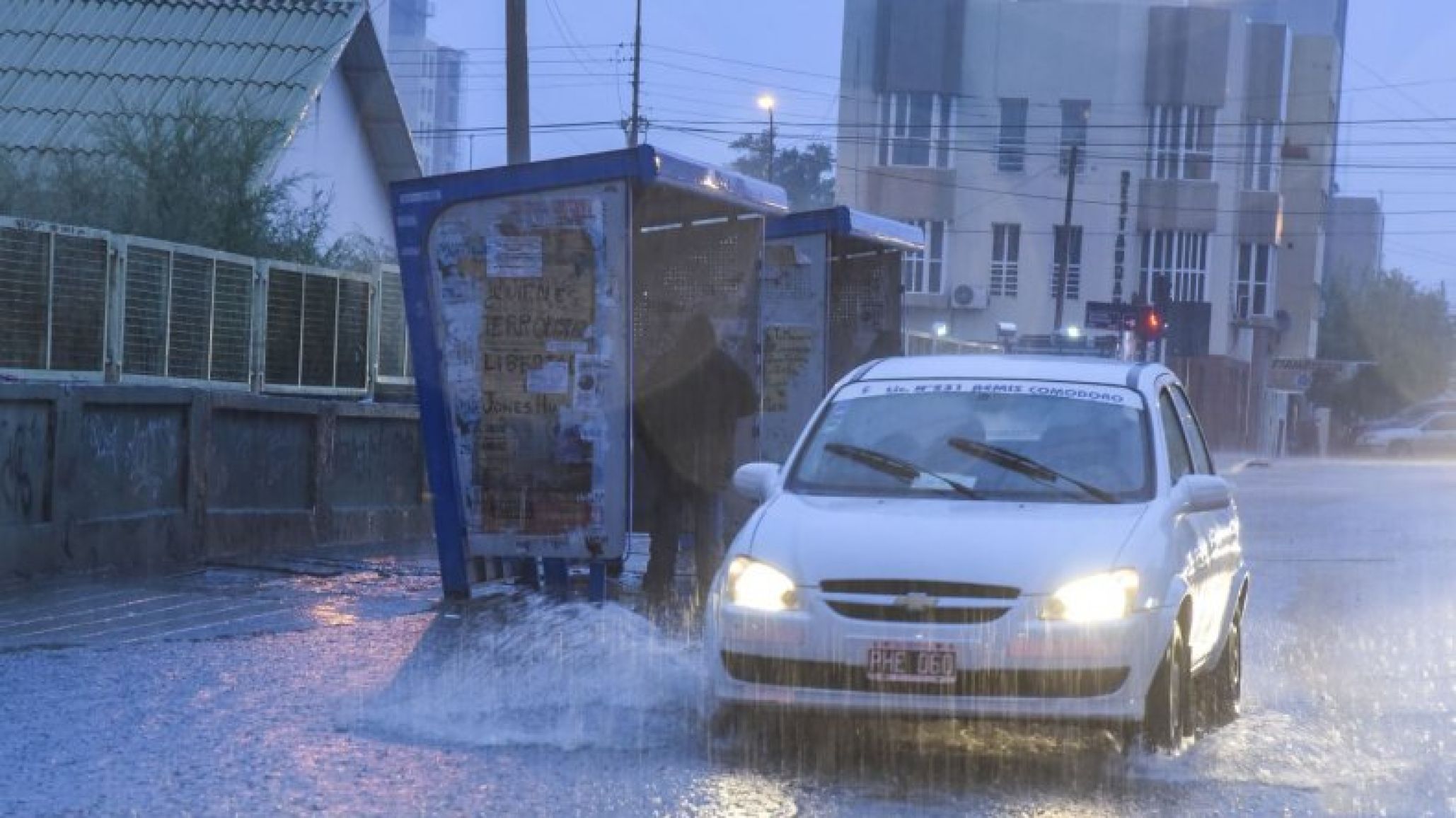 Atención: Anuncian alerta amarilla por fuertes lluvias