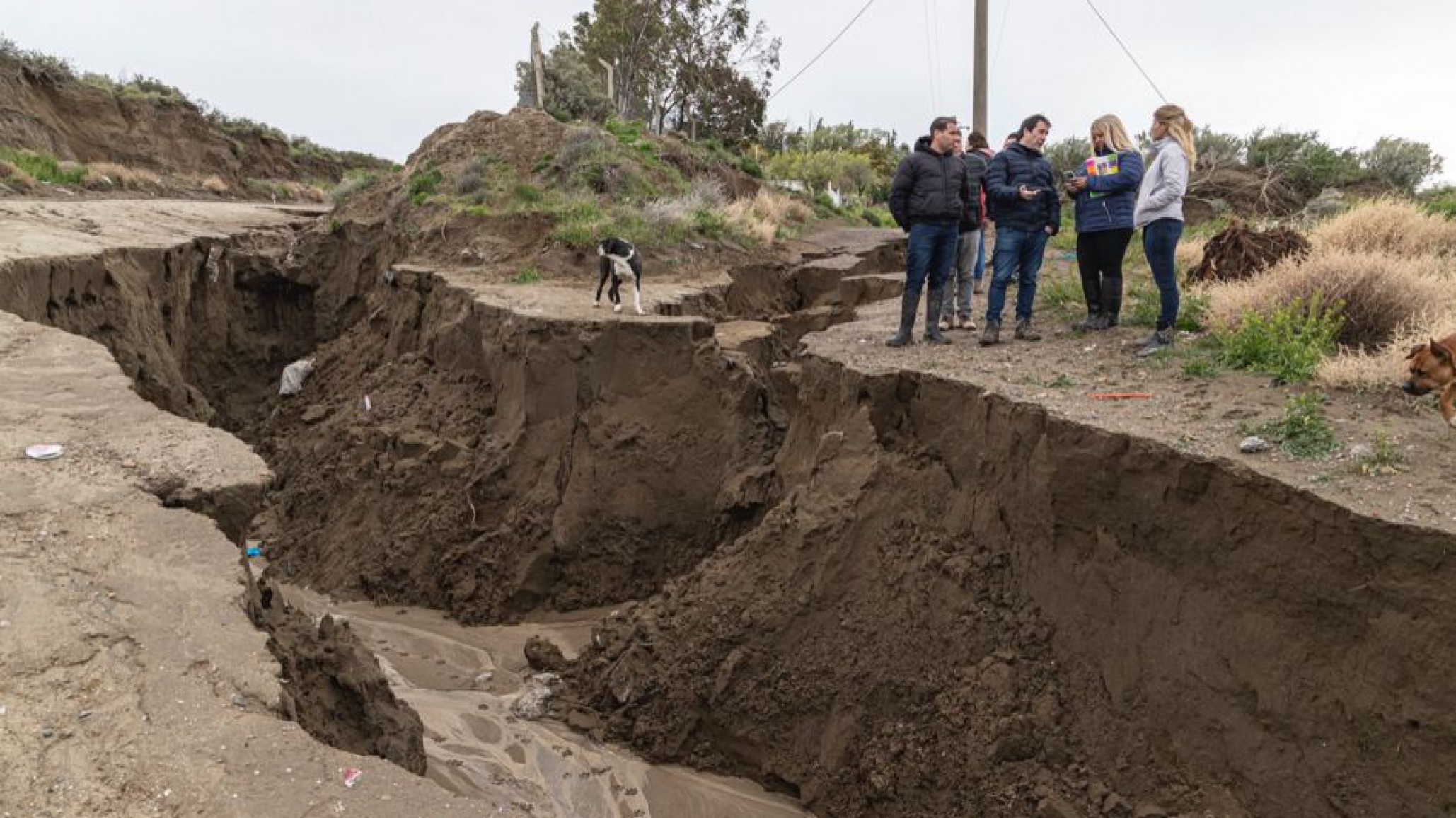 Juan Pablo Luque recorrió los barrios Los Bretes, Km. 17 y Km. 18 tras el temporal