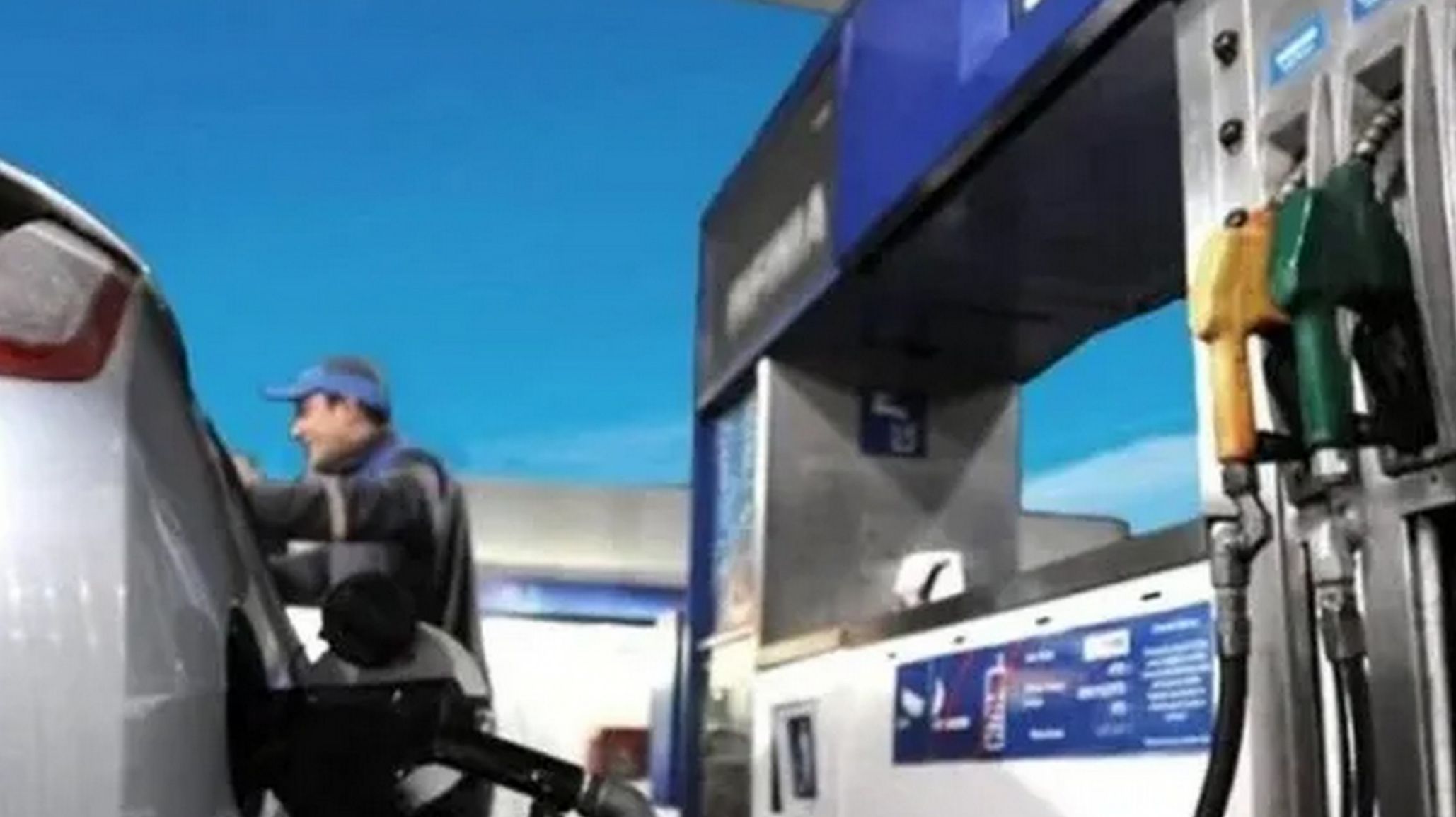 YPF bajará el precio de sus combustibles desde el 1° de mayo