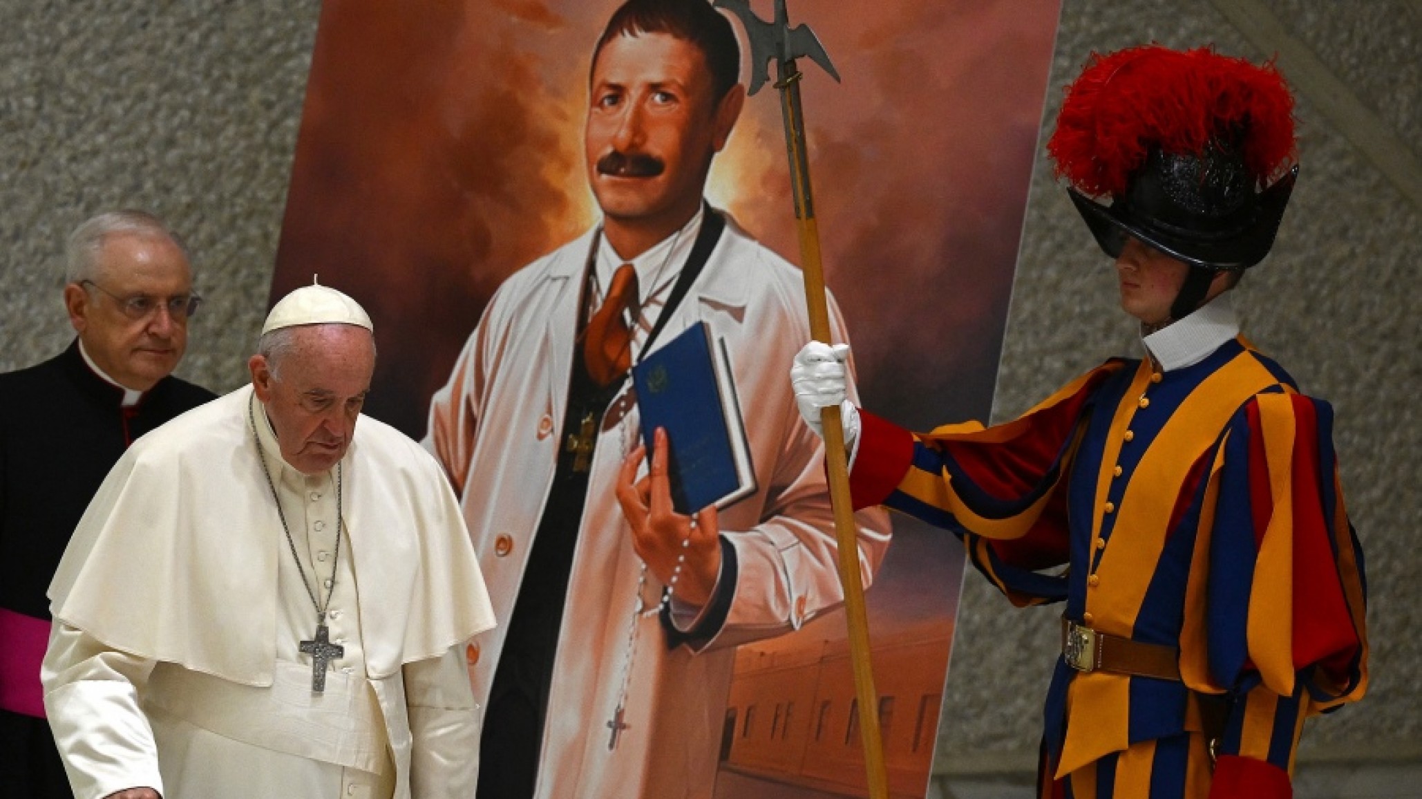 El Papa Francisco proclamó santo al enfermero ítalo-argentino Artémides Zatti
