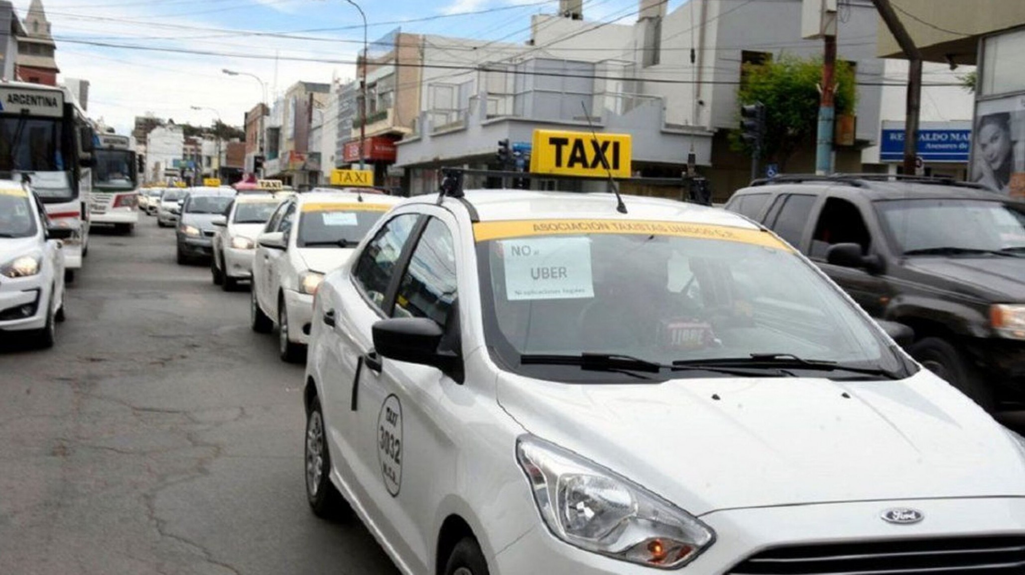 Tras corte de Ruta 3 la situación de los taxis “es complicada”