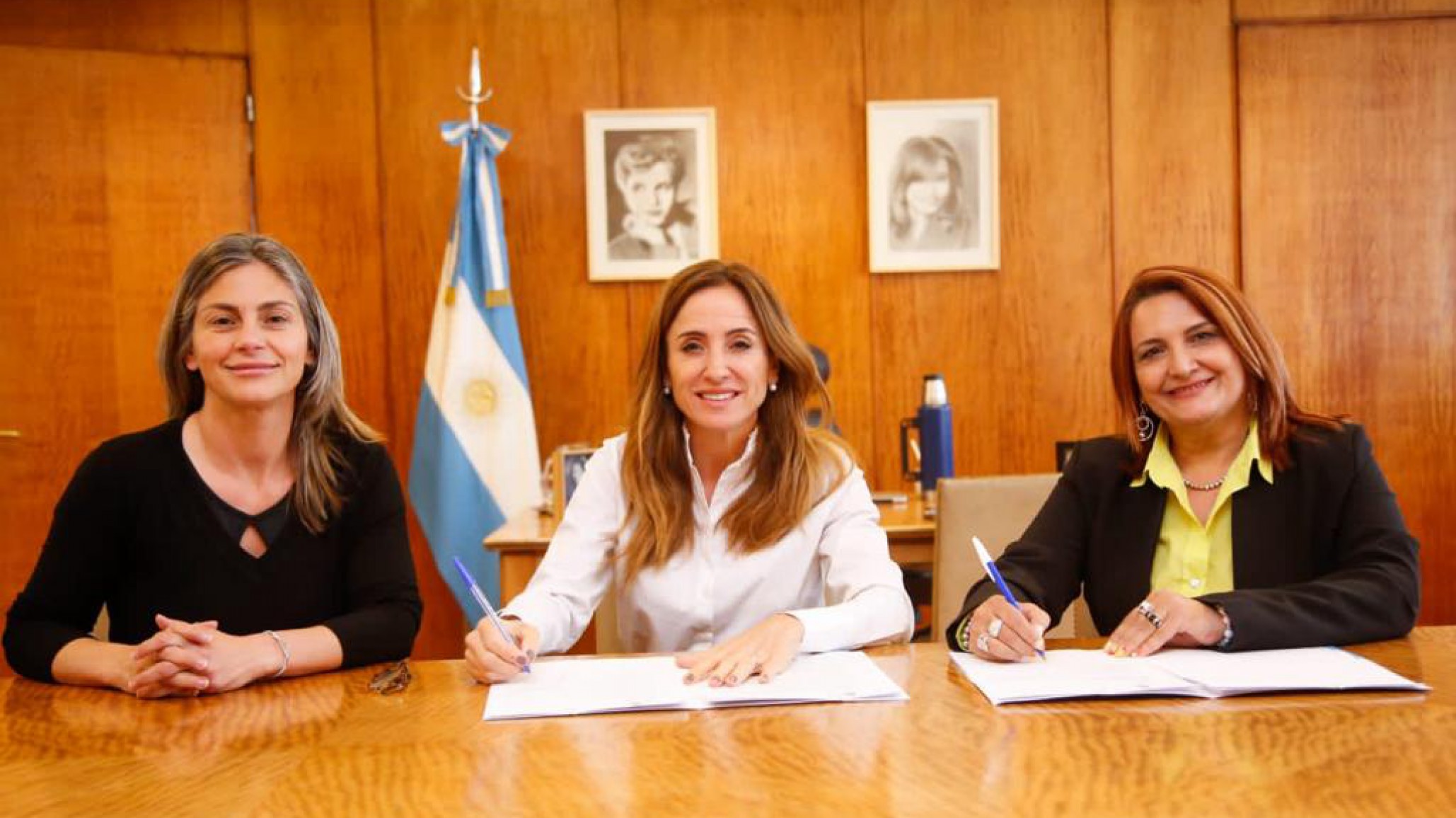 Tolosa Paz y Simone firmaron un convenio con el objetivo de subsanar las nevadas históricas que sufrió Chubut