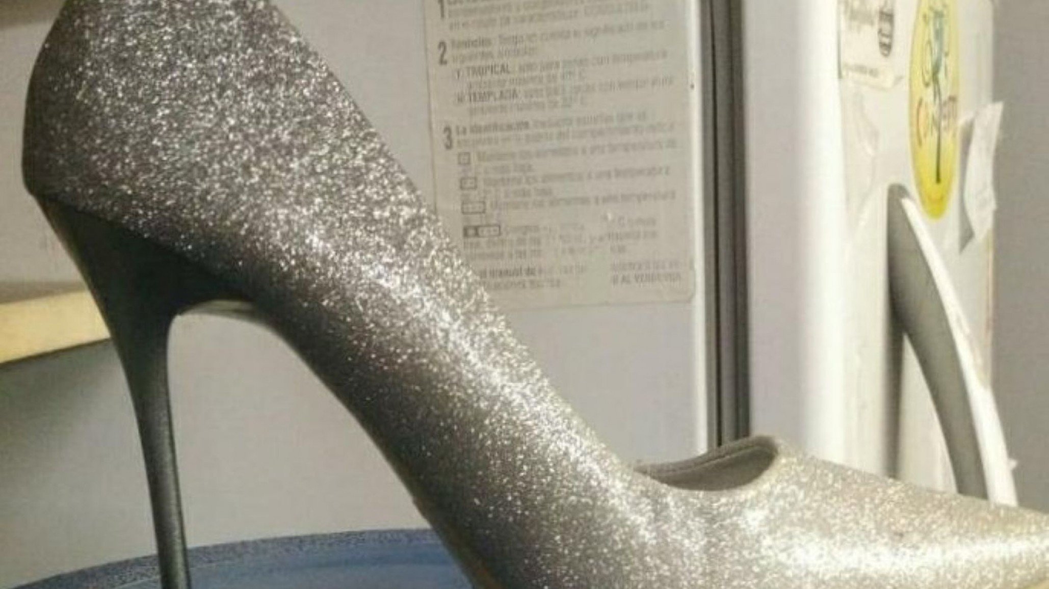 Hallaron un zapato y buscan a “la Cenicienta”